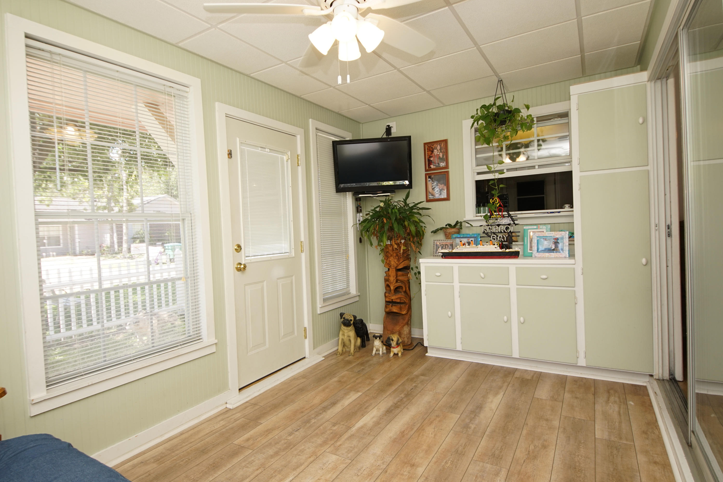 HOLLYROD PARK - Residential