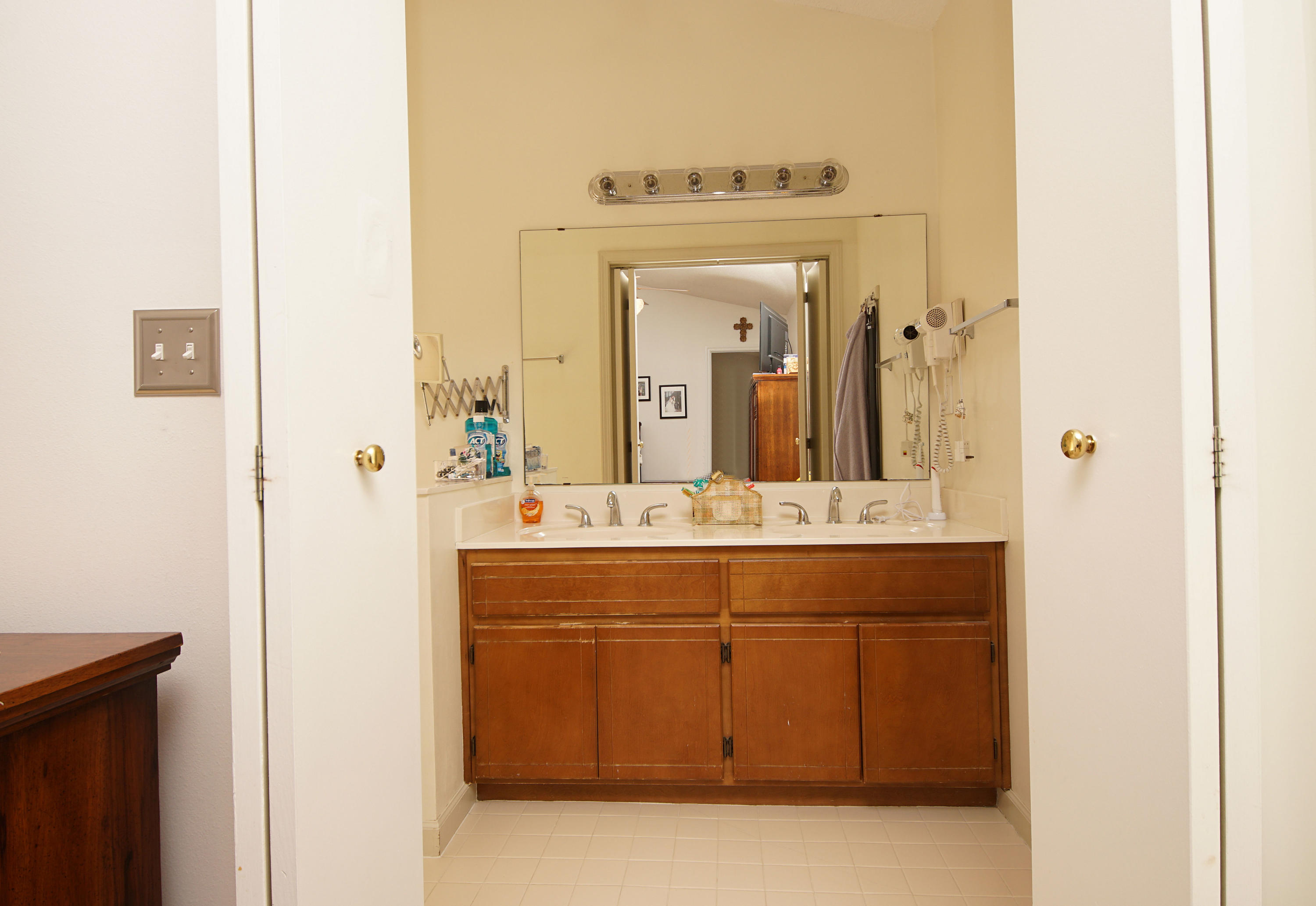 HOLLYROD PARK - Residential