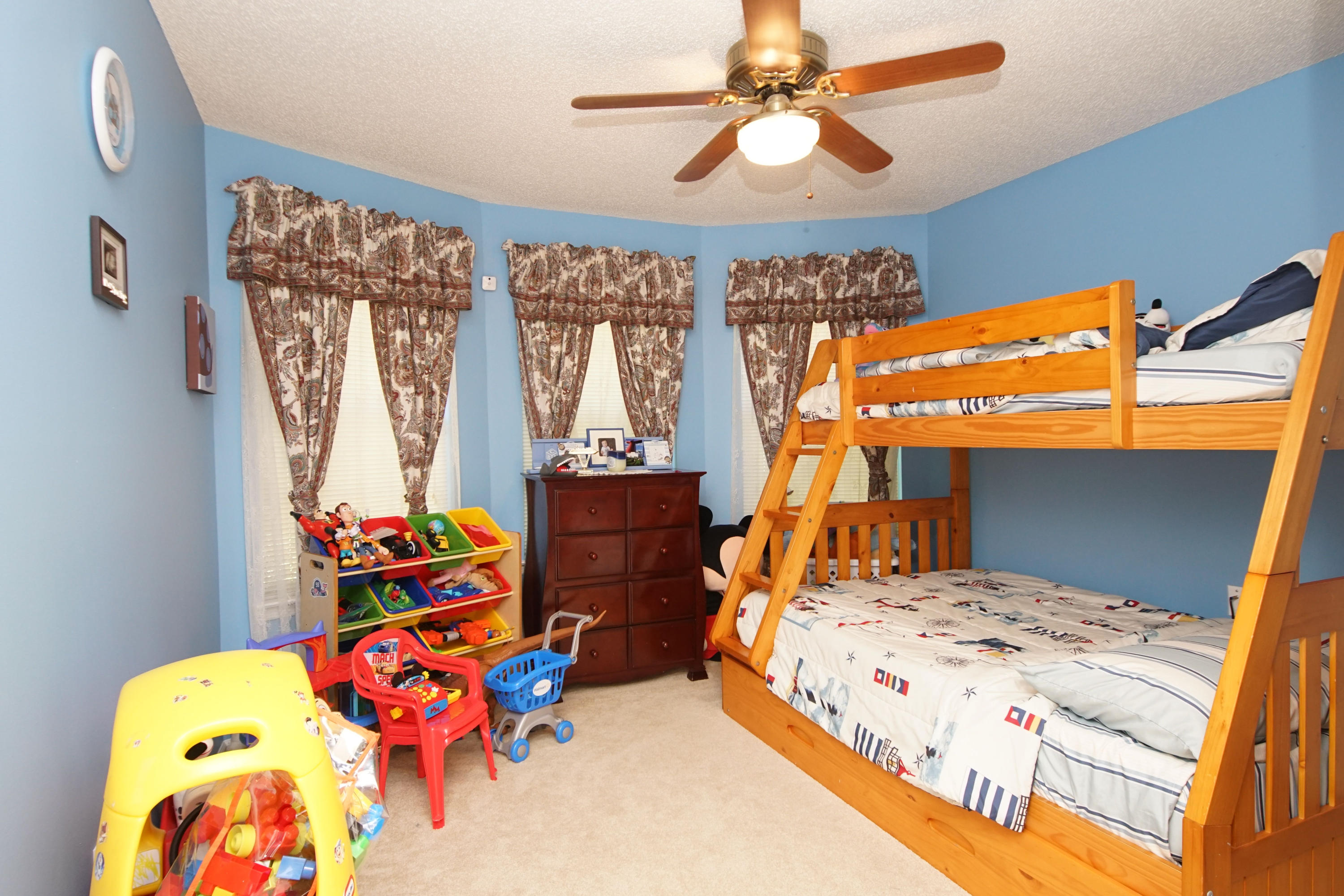 HOLLYROD PARK - Residential