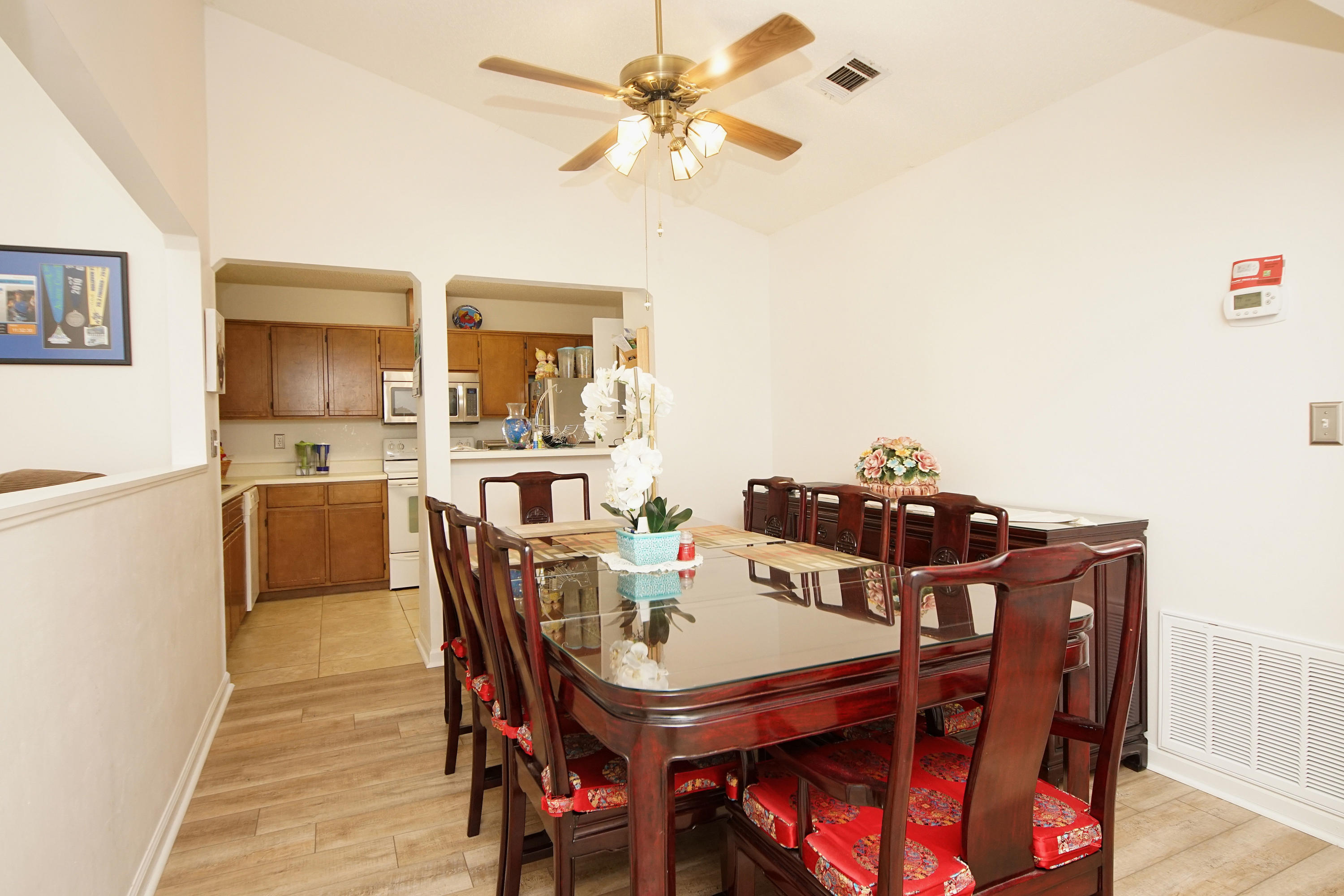 HOLLYROD PARK - Residential