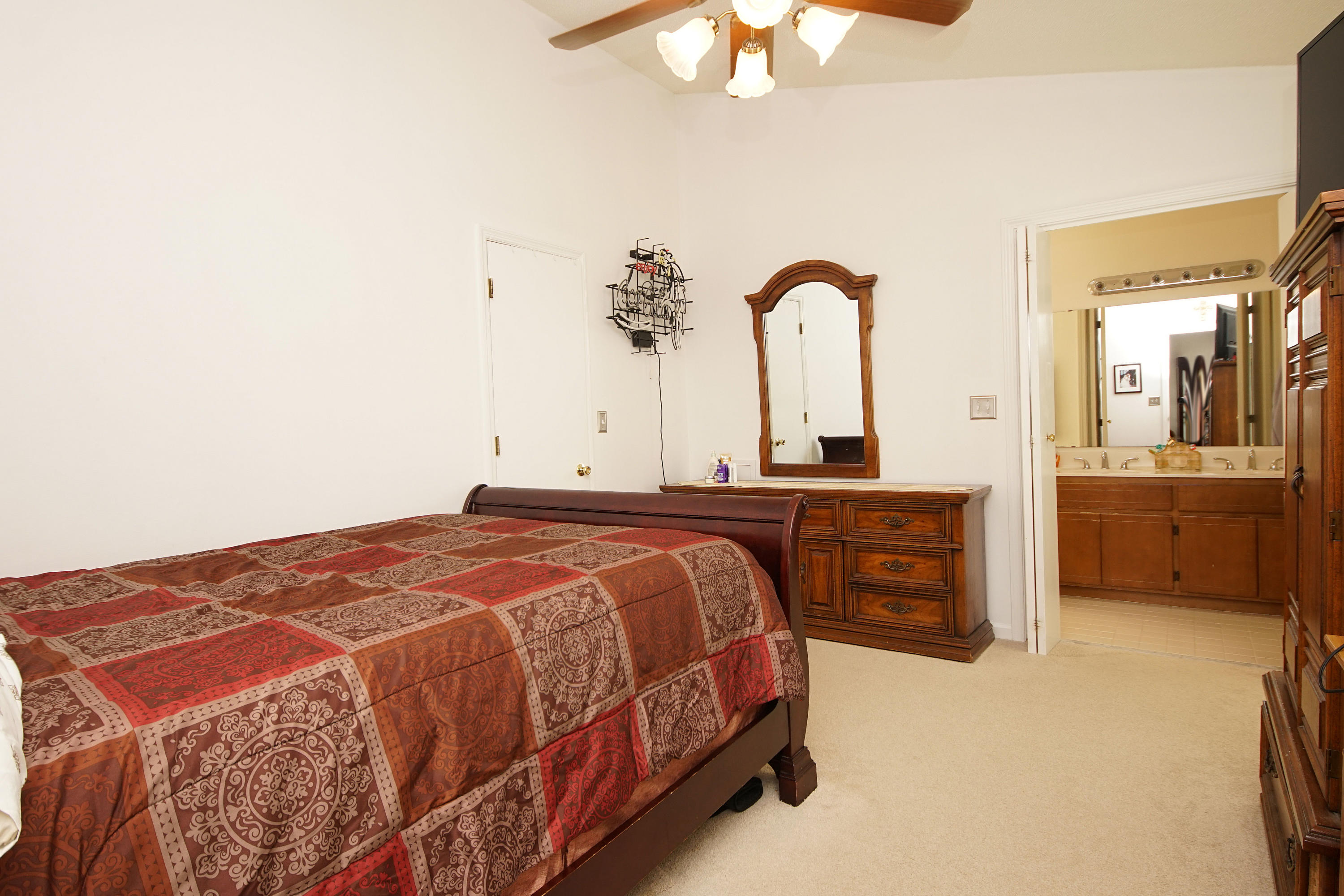 HOLLYROD PARK - Residential