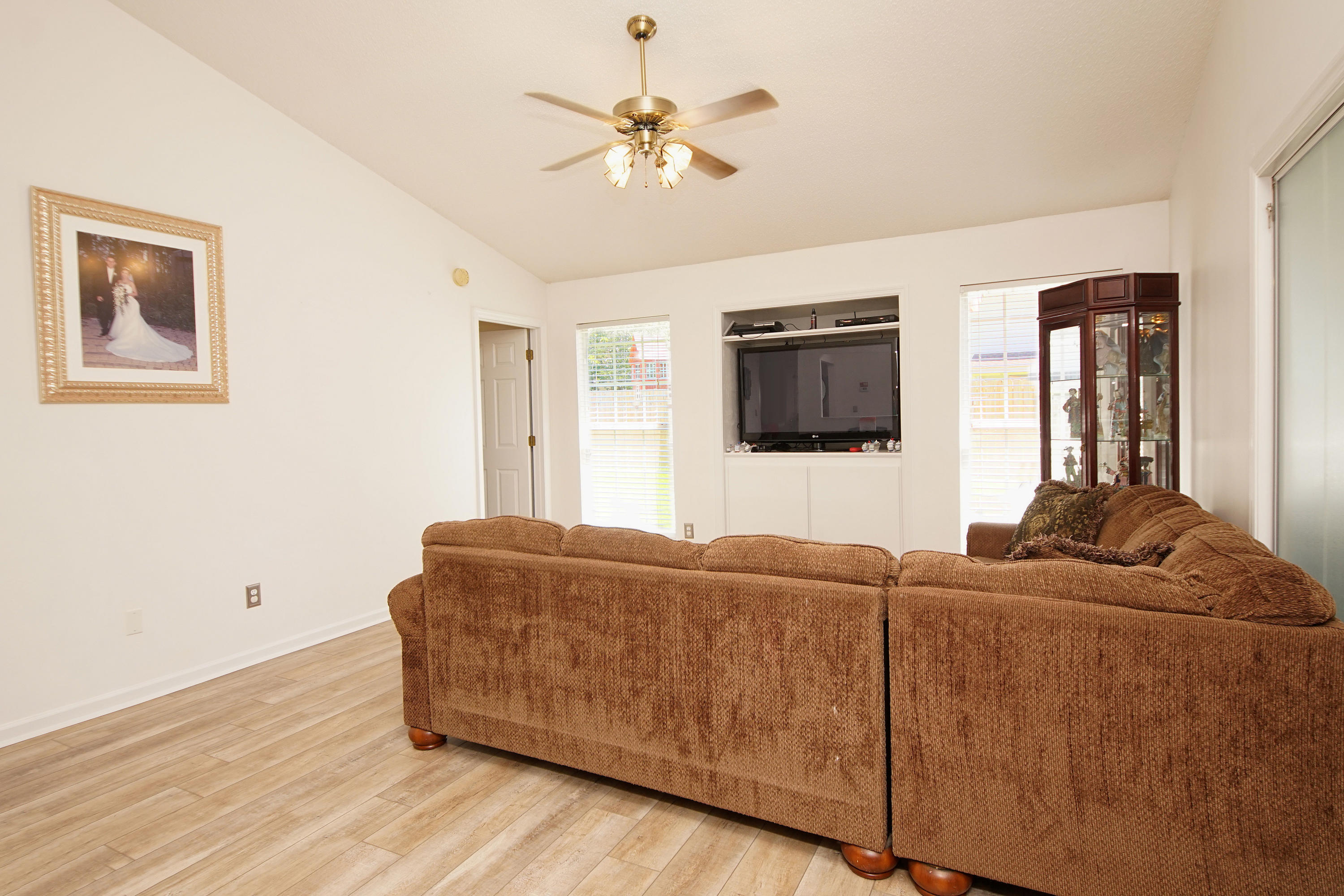 HOLLYROD PARK - Residential