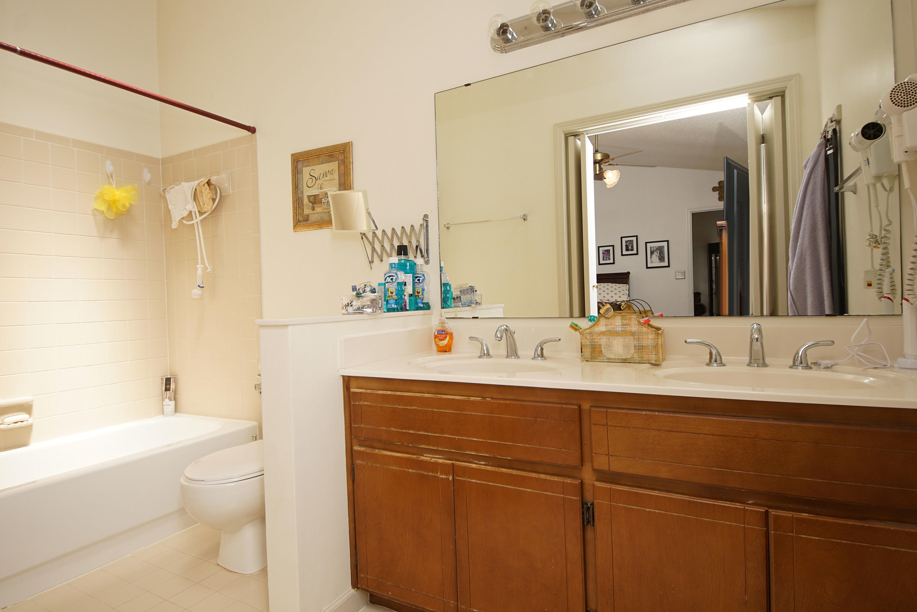 HOLLYROD PARK - Residential