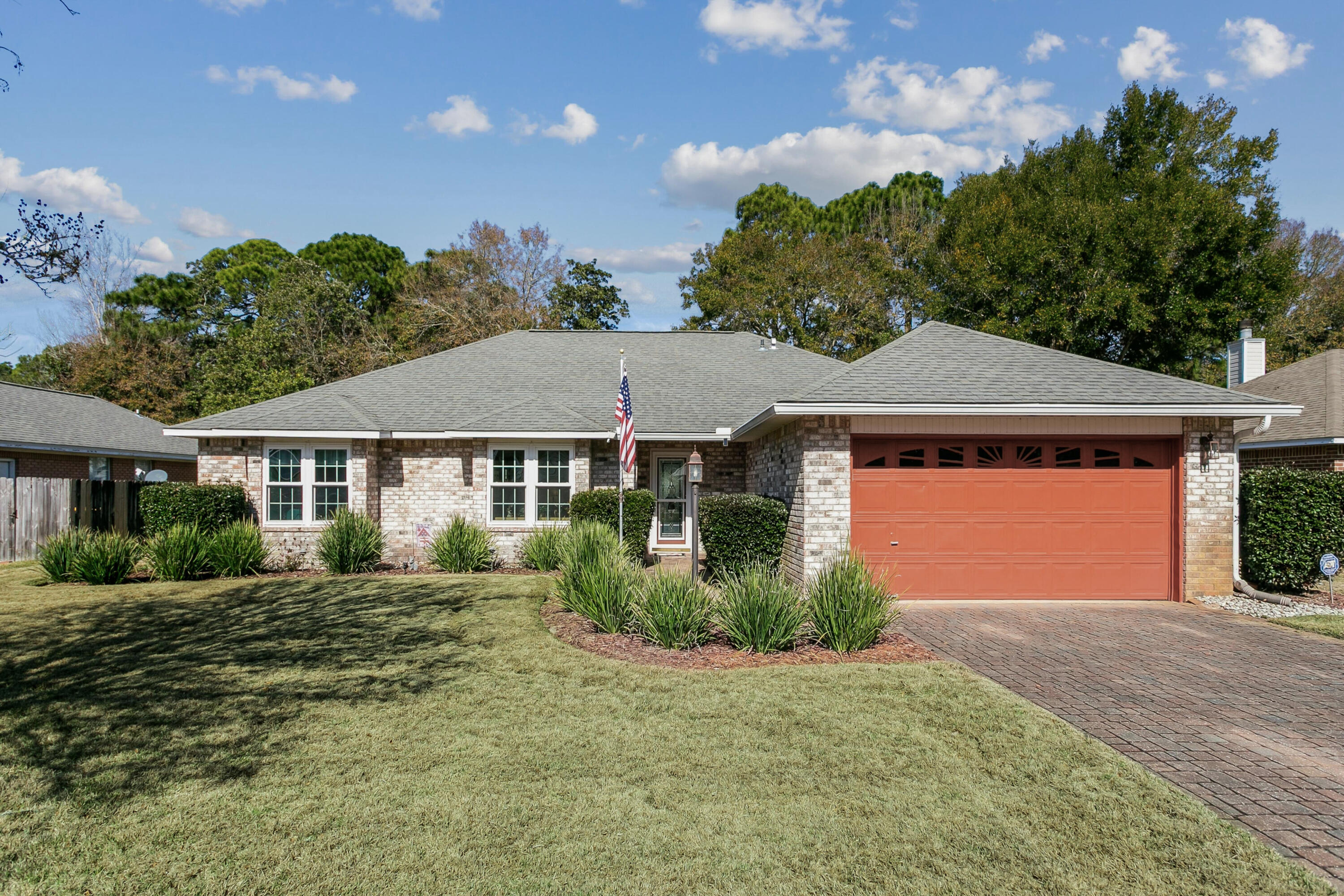 SOUTHMINSTER VILLAGE - Residential