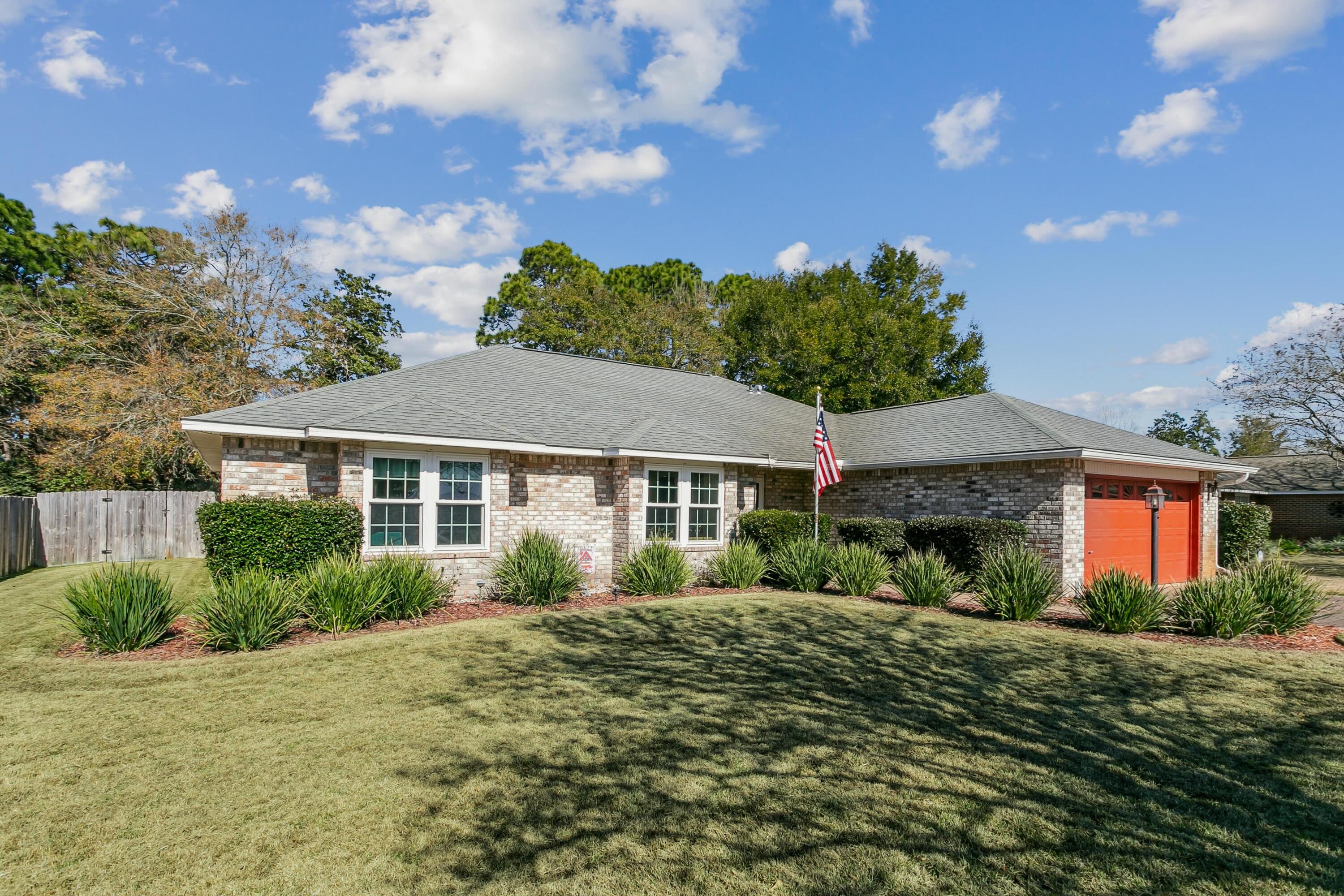 SOUTHMINSTER VILLAGE - Residential