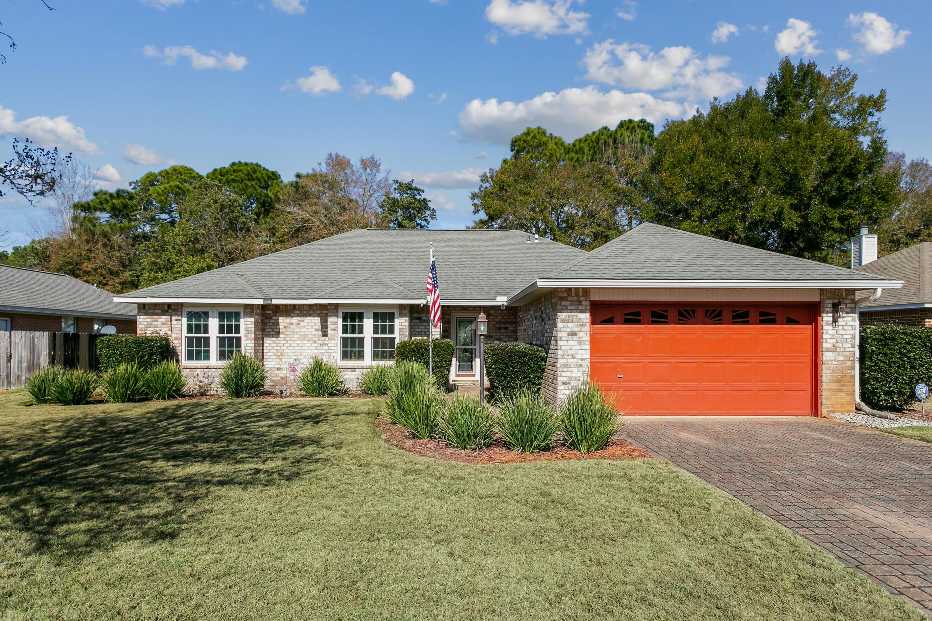 SOUTHMINSTER VILLAGE - Residential