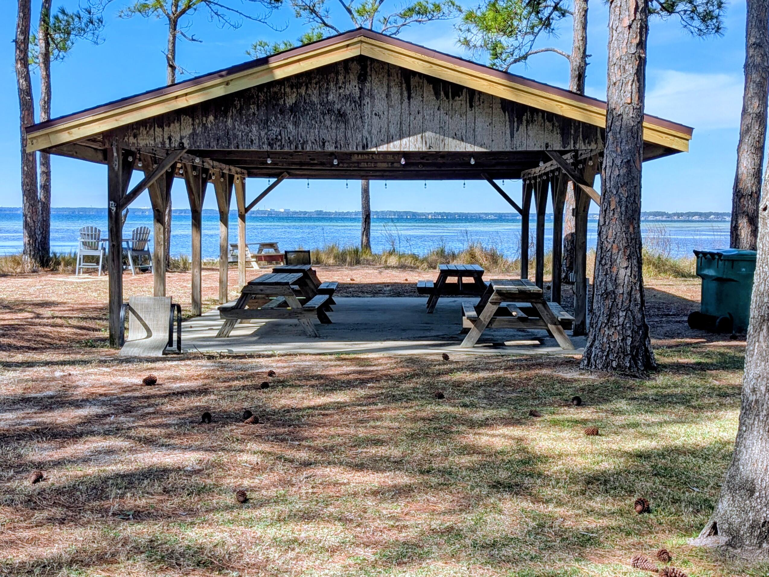 SOUTHMINSTER VILLAGE - Residential