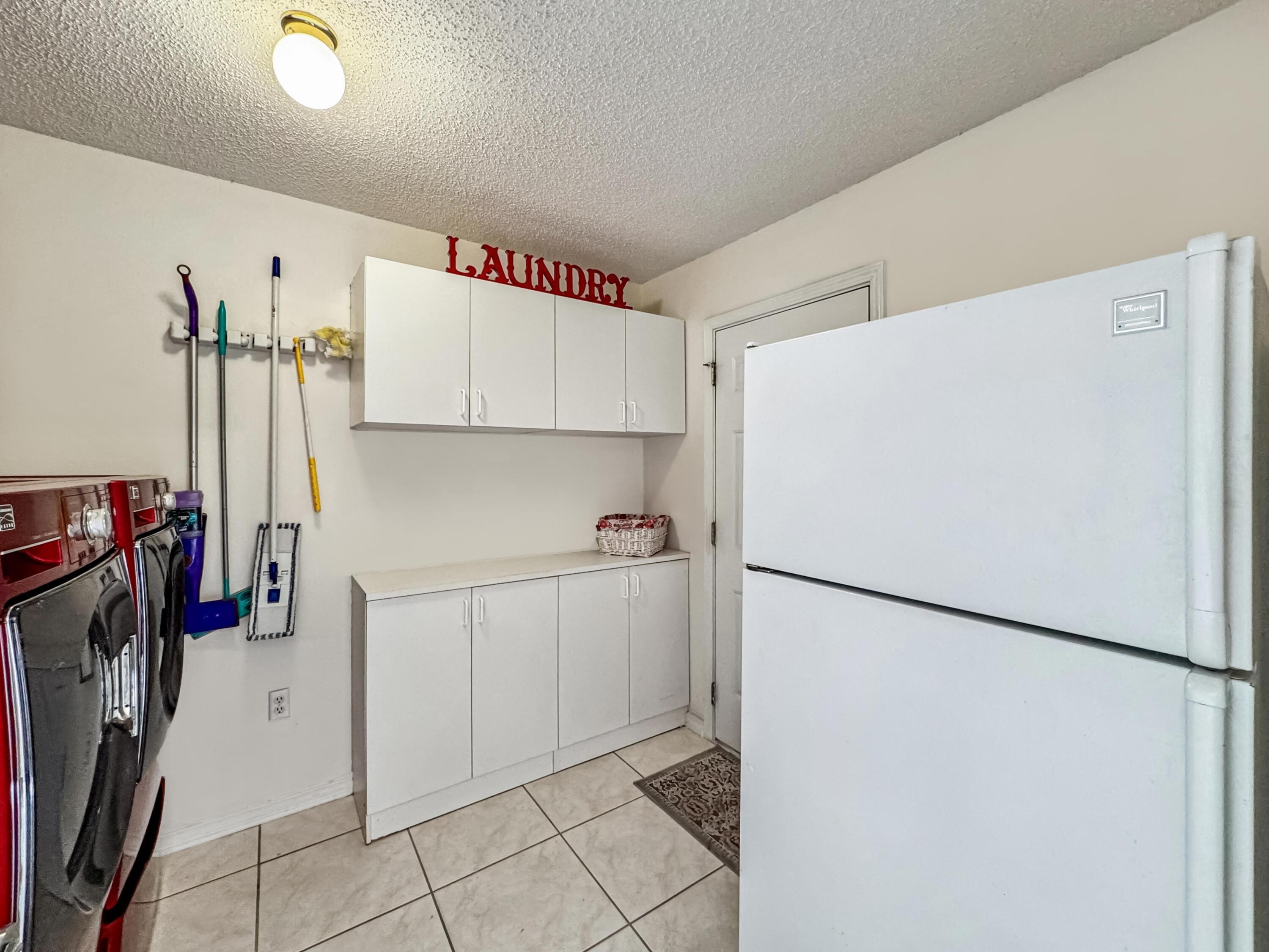 SOUTHMINSTER VILLAGE - Residential