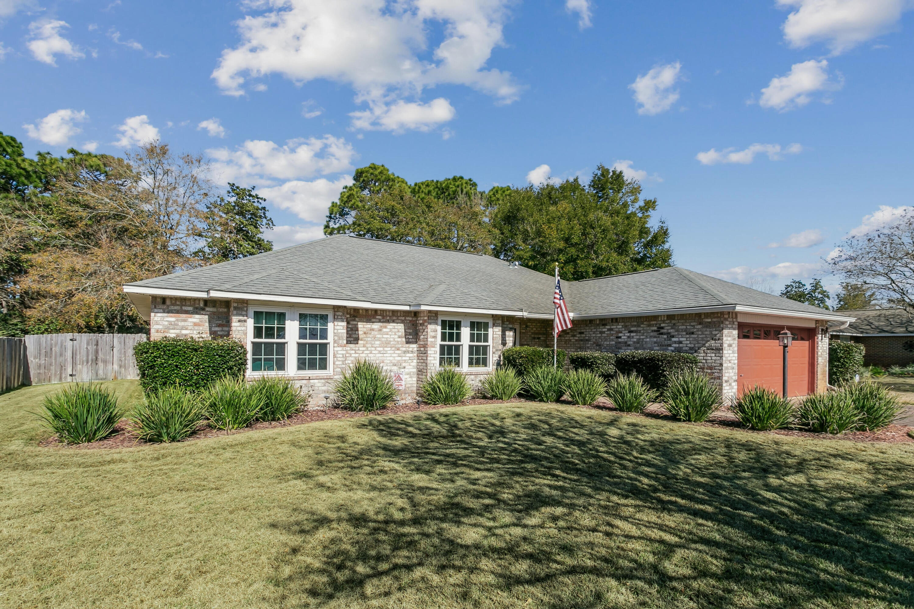 SOUTHMINSTER VILLAGE - Residential