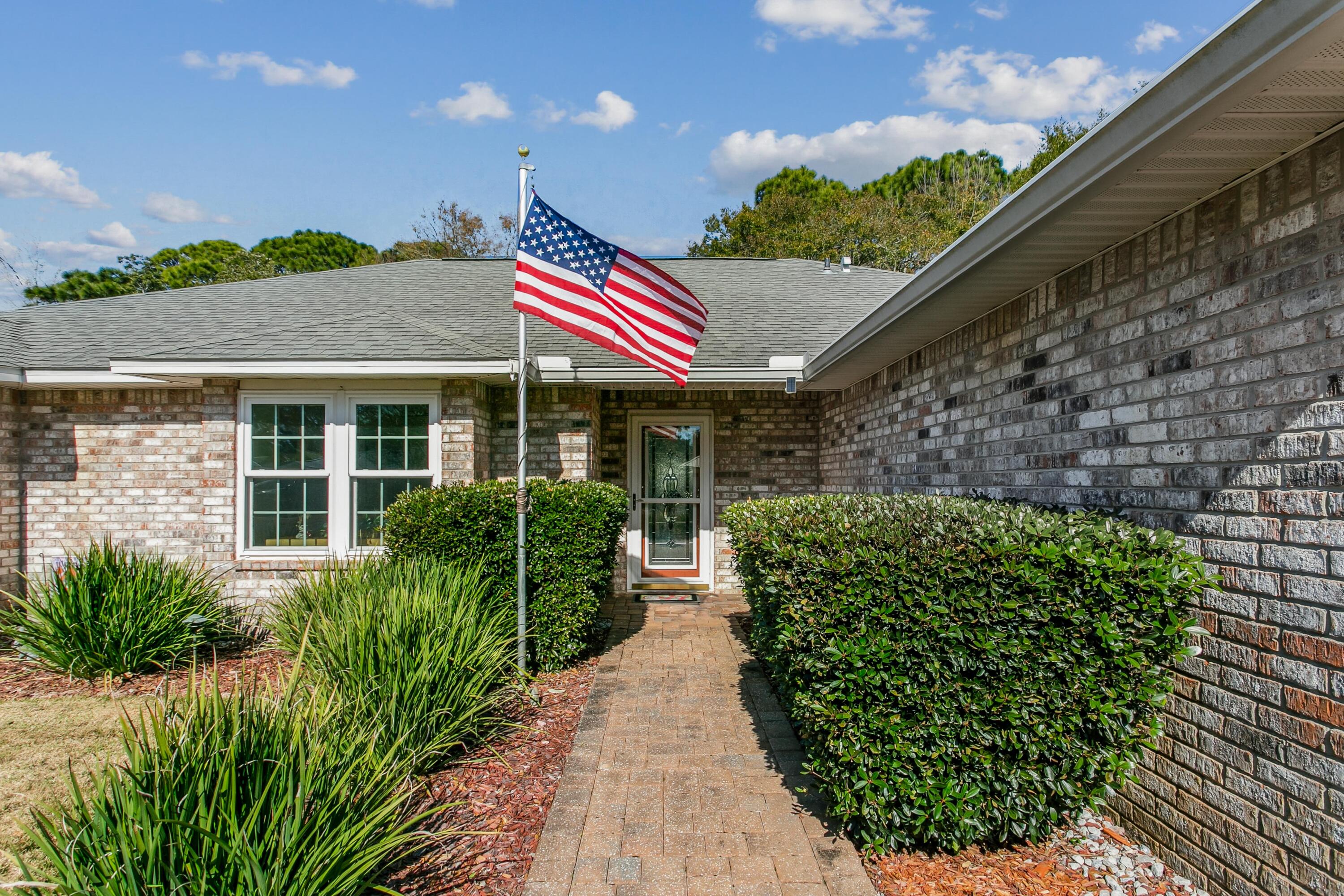 SOUTHMINSTER VILLAGE - Residential