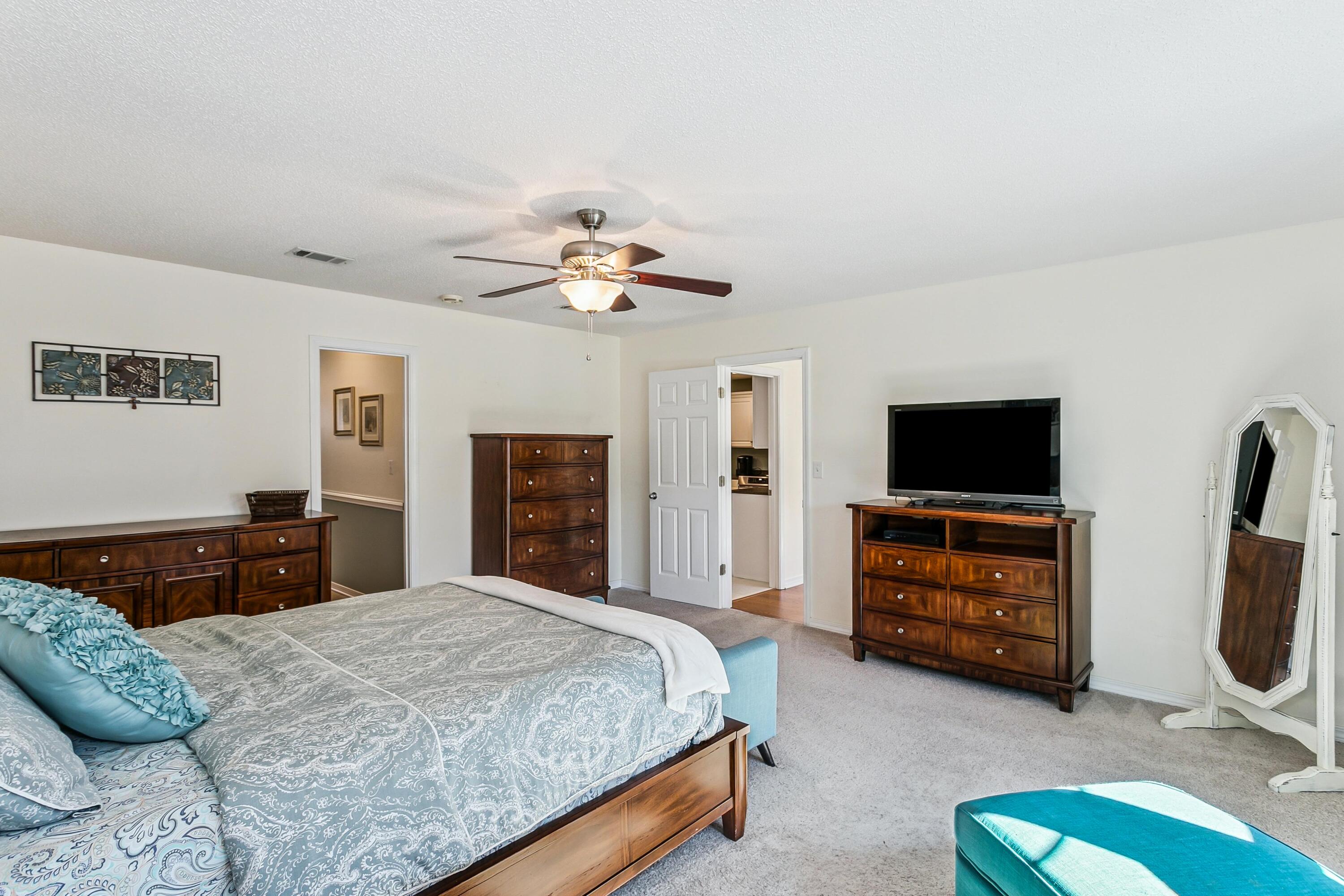 SOUTHMINSTER VILLAGE - Residential