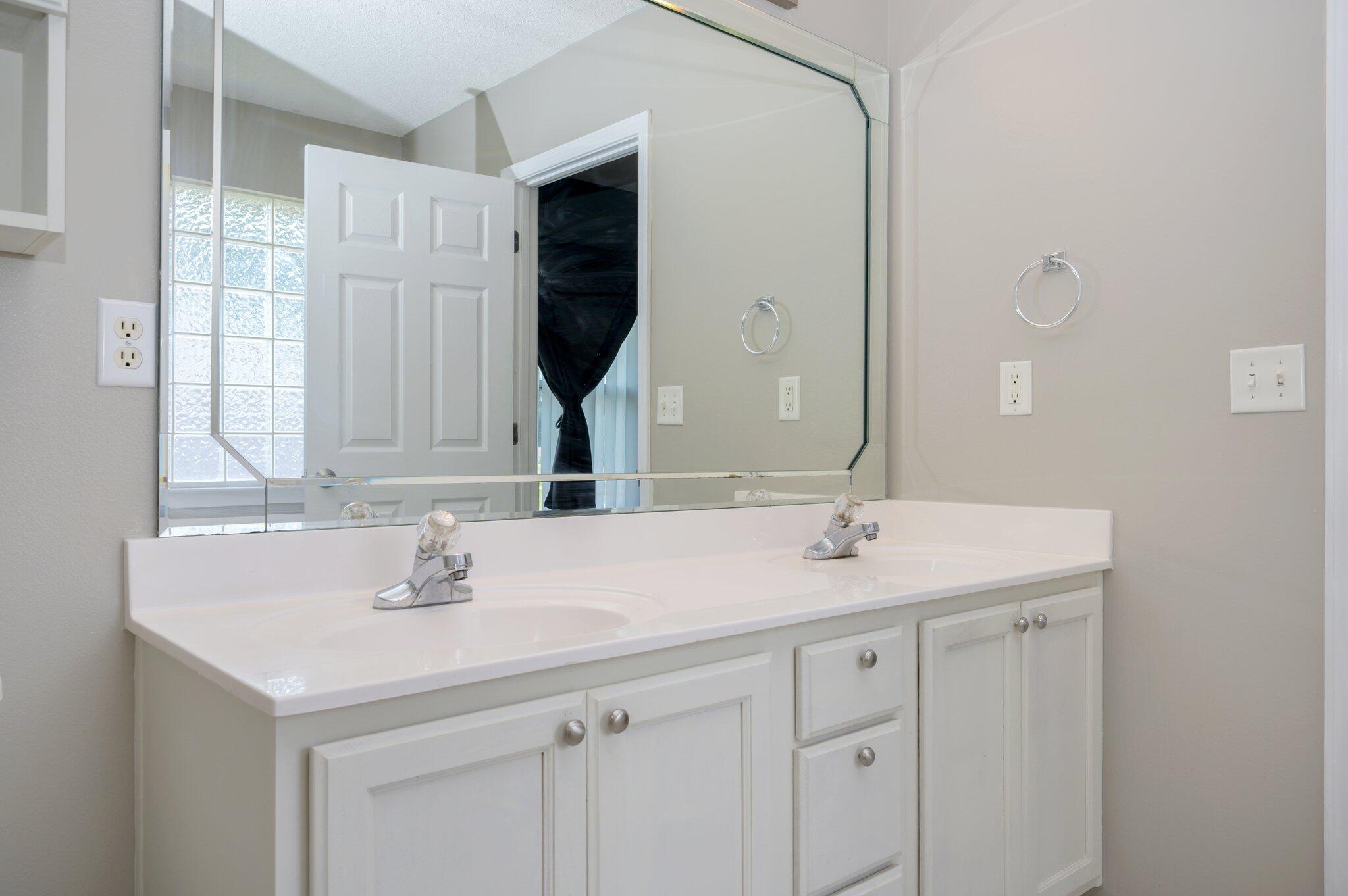 RIVERCHASE S/D PH 2 - Residential