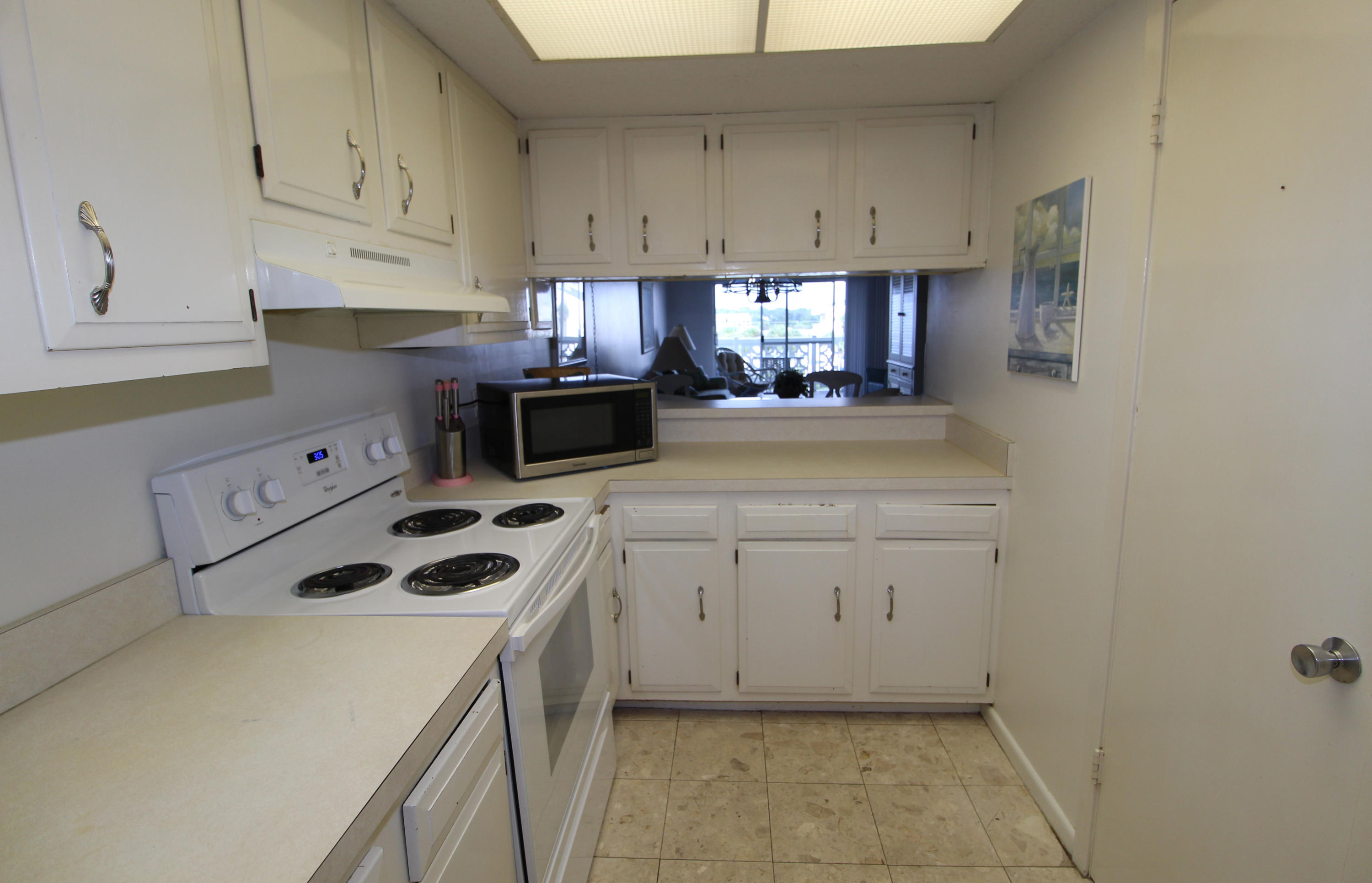 EL MATADOR CONDO - Residential