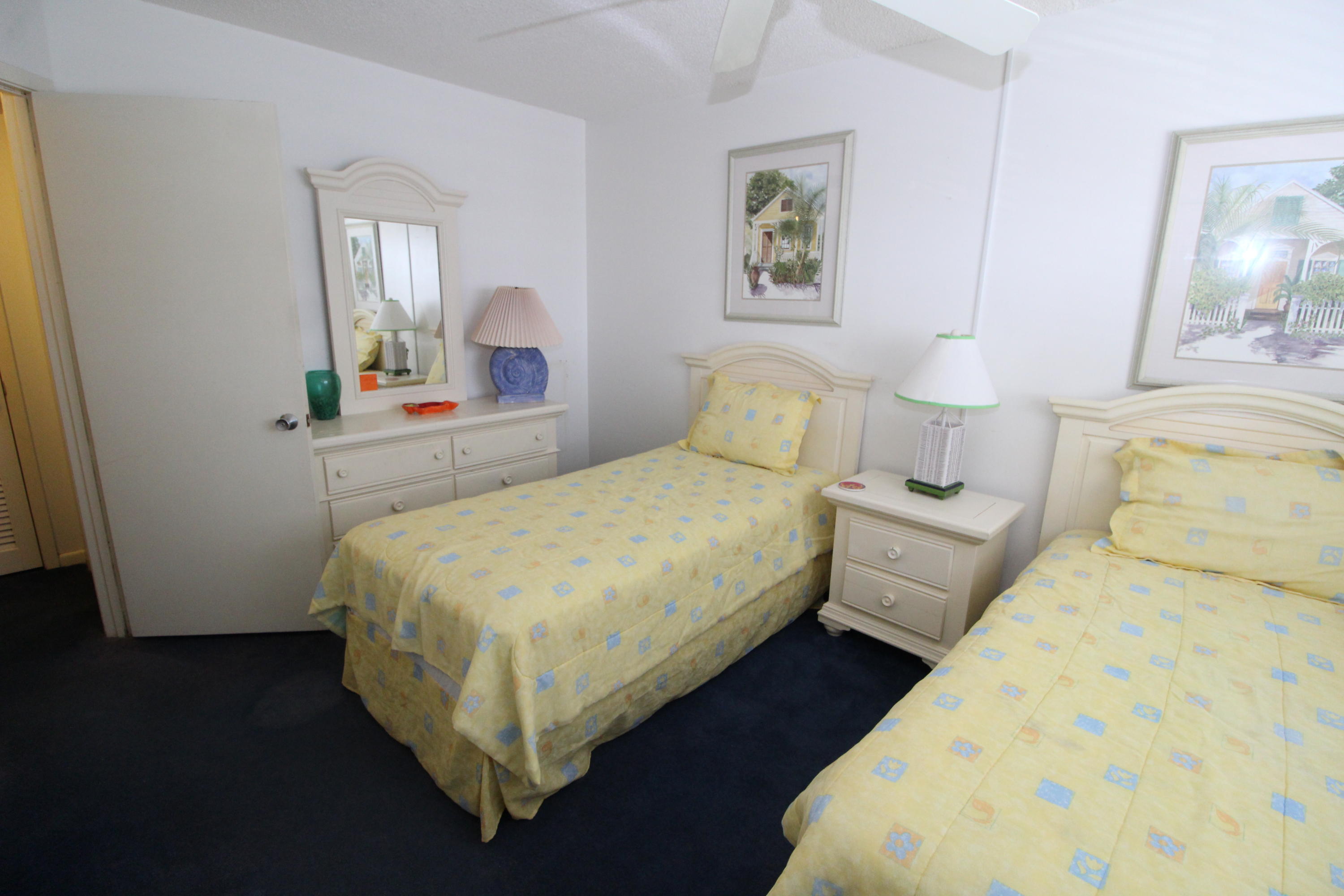 EL MATADOR CONDO - Residential