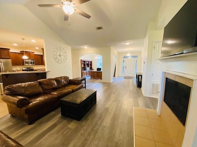 HAMMOCK BAY - Residential