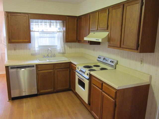 MARY ESTHER MANOR 1ST ADDN - Residential