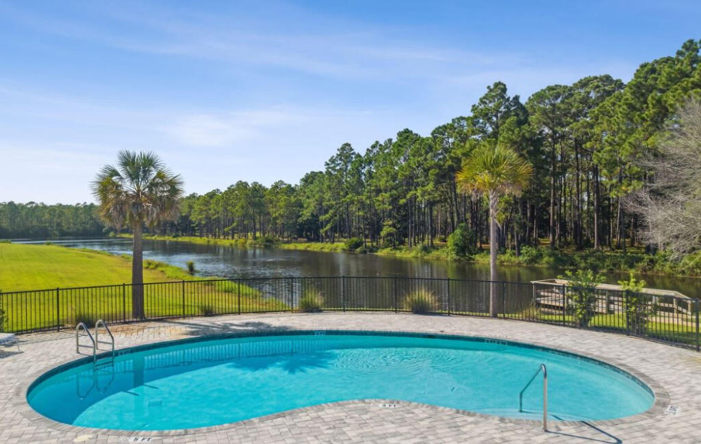 EASTERN LAKE - Residential