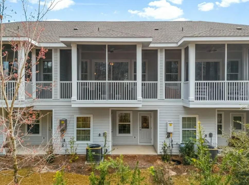EASTERN LAKE - Residential