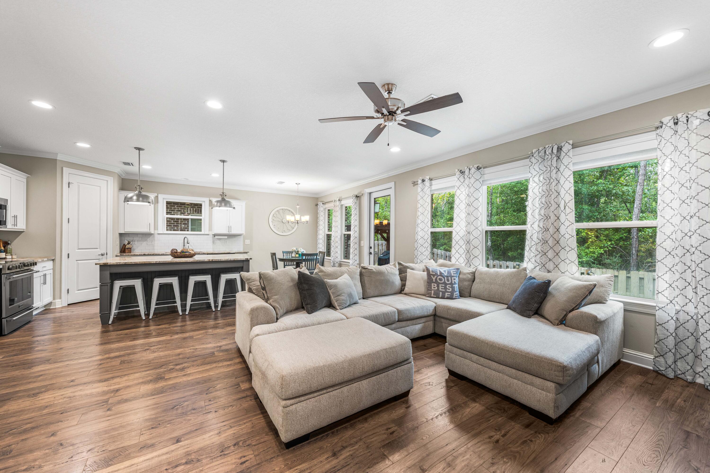 LAUREL OAKS S/D - Residential