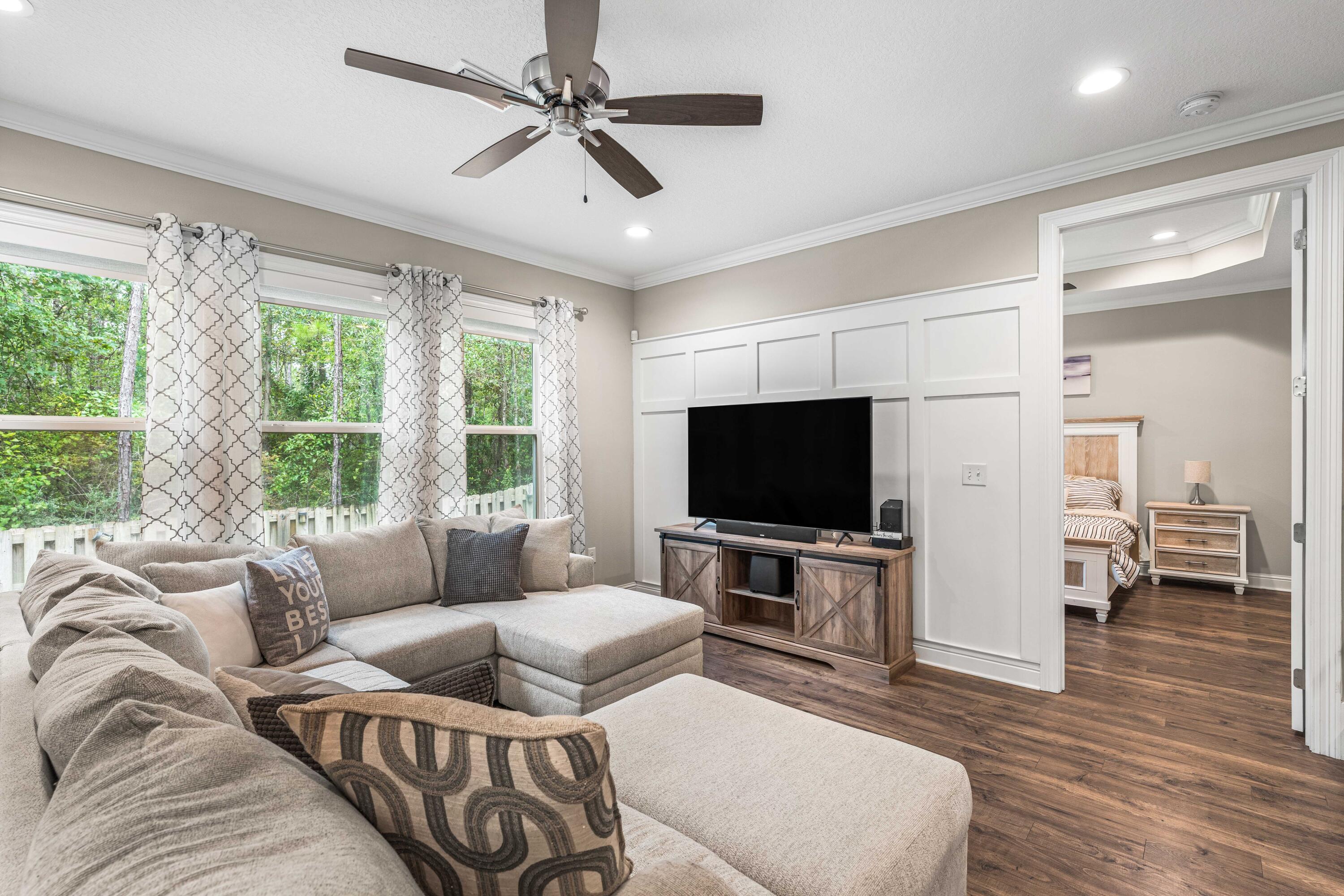 LAUREL OAKS S/D - Residential