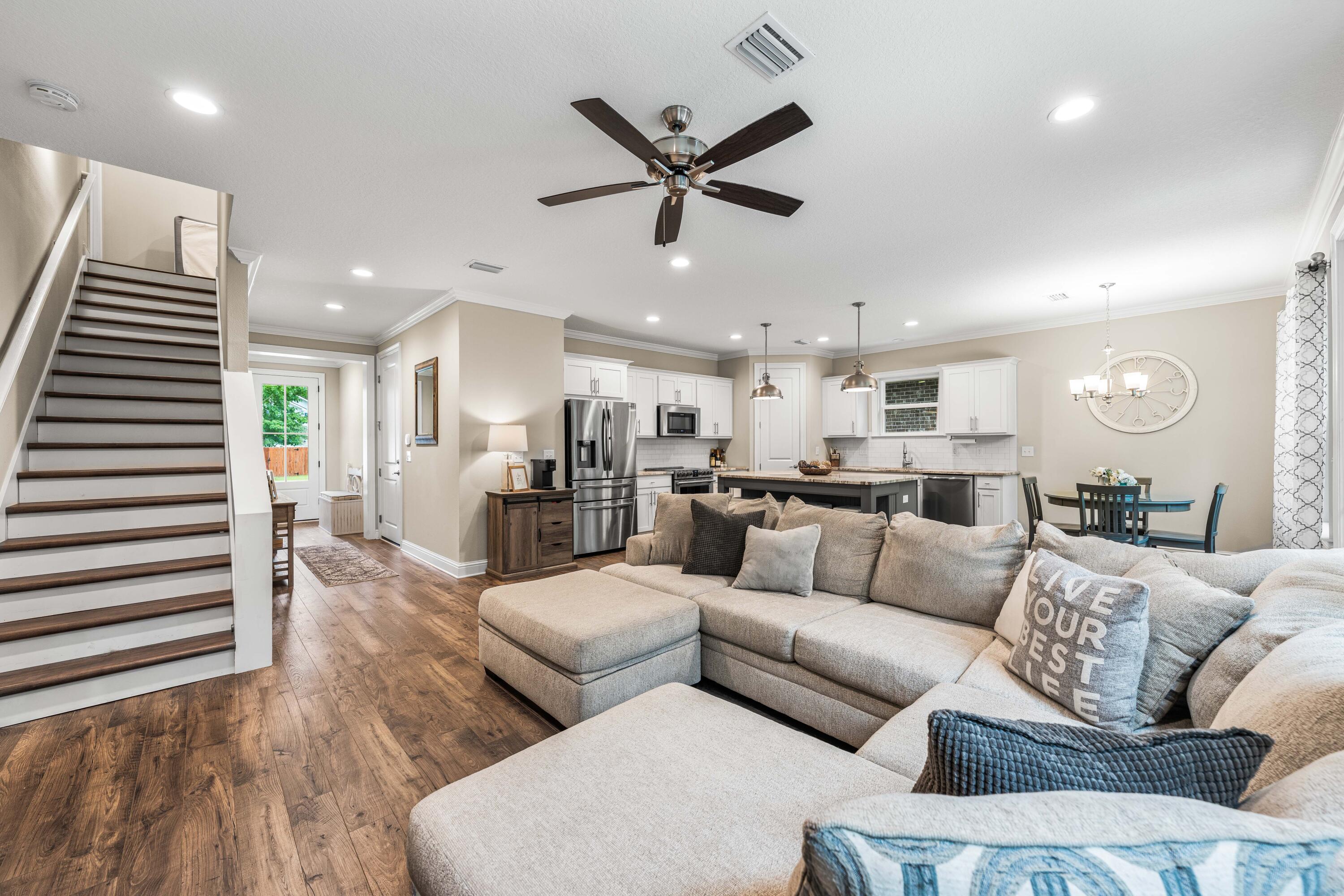 LAUREL OAKS S/D - Residential