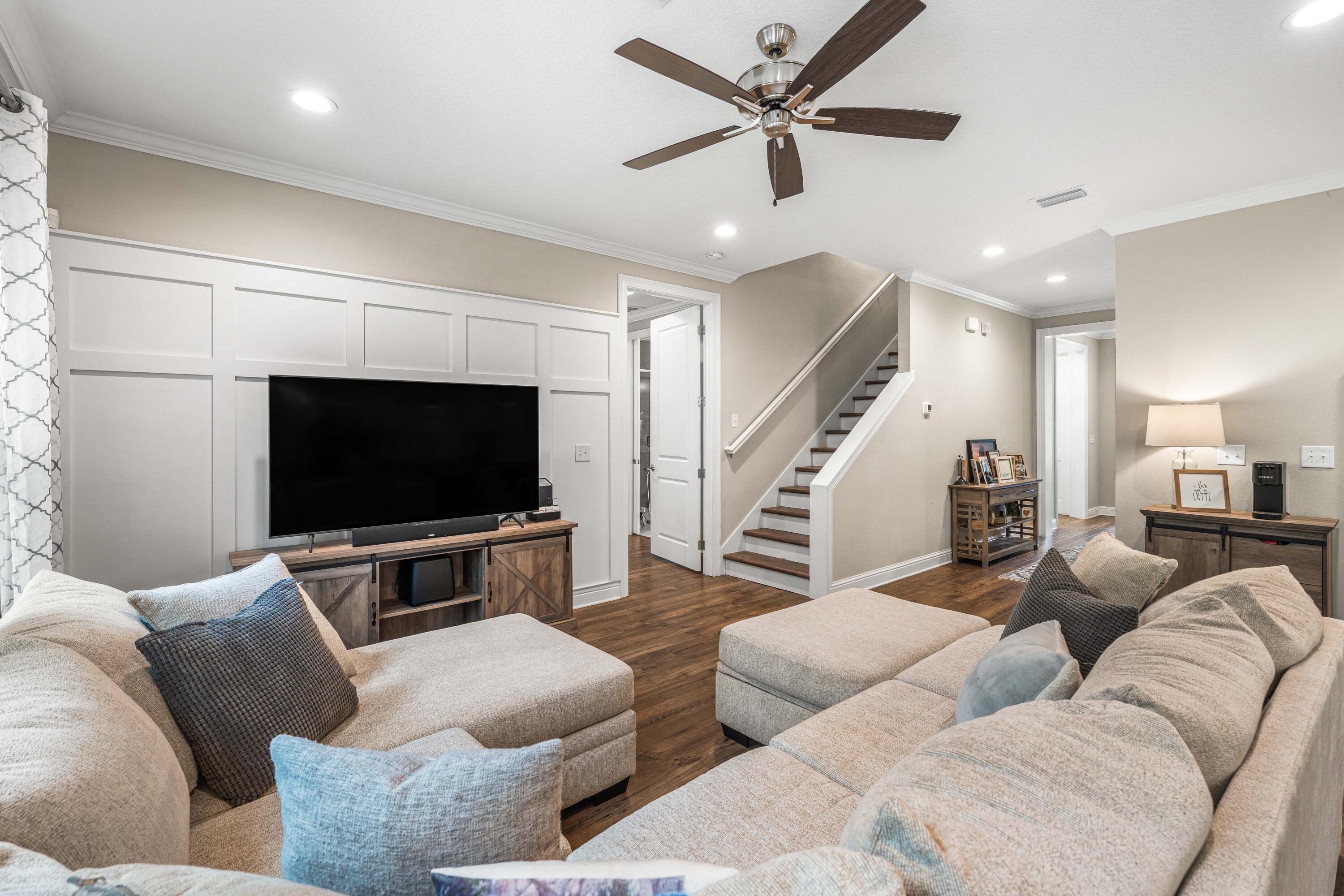 LAUREL OAKS S/D - Residential