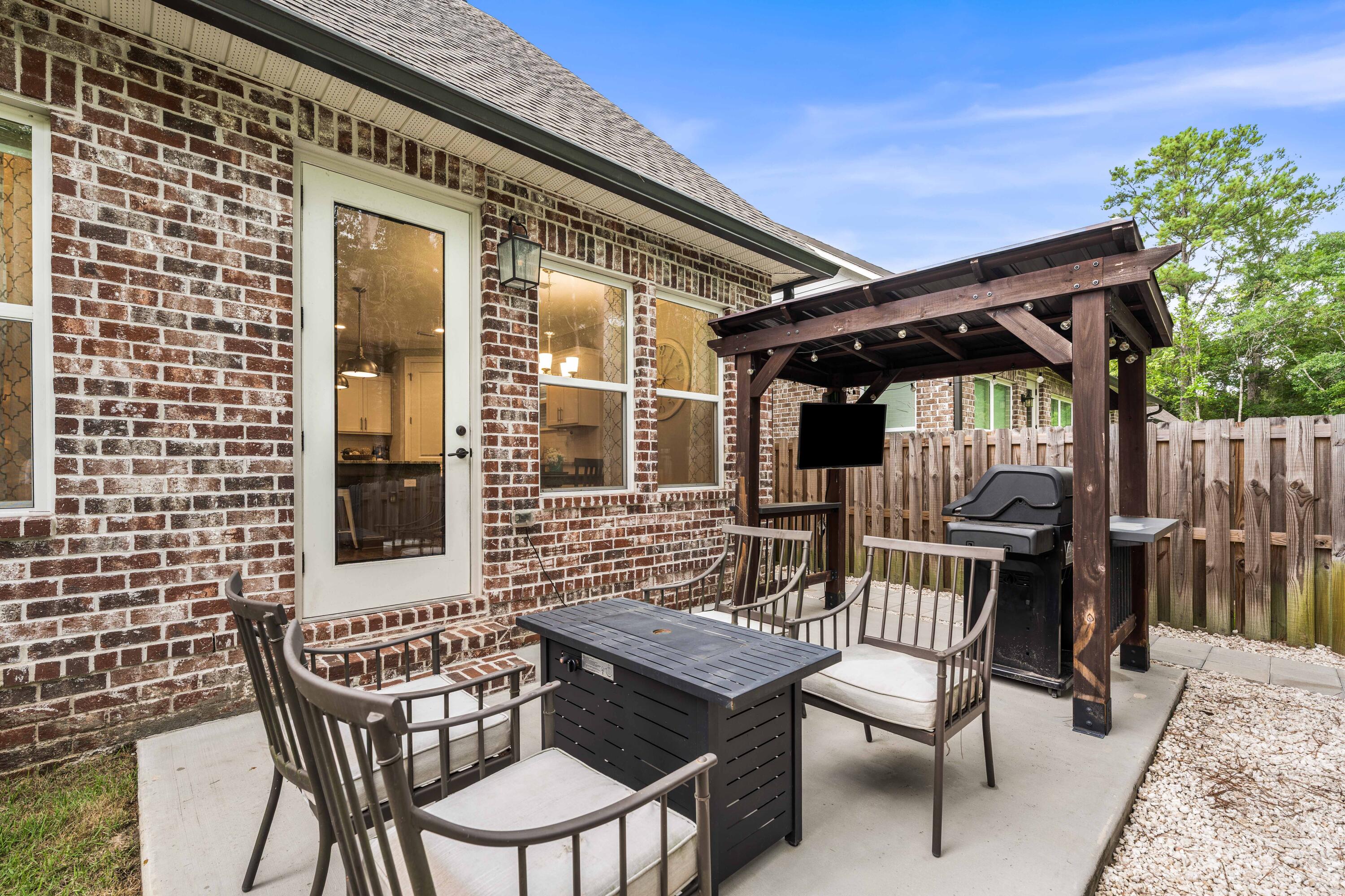LAUREL OAKS S/D - Residential