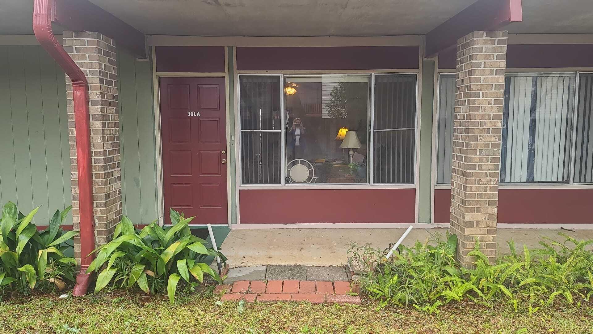 Available in February! Well-maintained ground-floor and end unit condo with 2 bedrooms and 1 full bath. Washer/dryer hookup in unit. No short-term rentals allowed, but a great investment for long-term. Pier One is a waterfront community in the heart of Fort Walton Beach with a community dock, a tennis court, and a pool that overlooks Cinco Bayou.