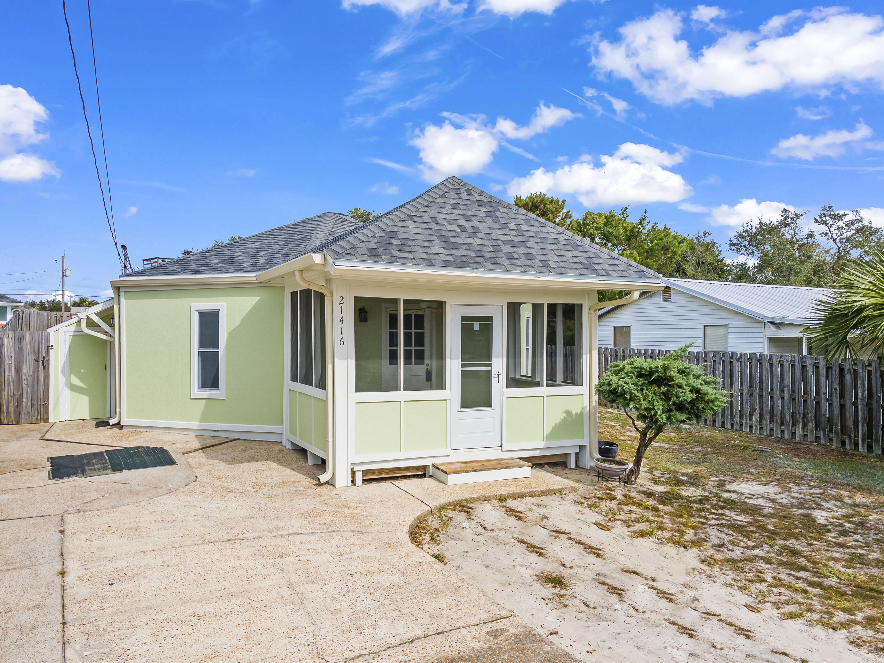 RIVIERA BEACH - Residential