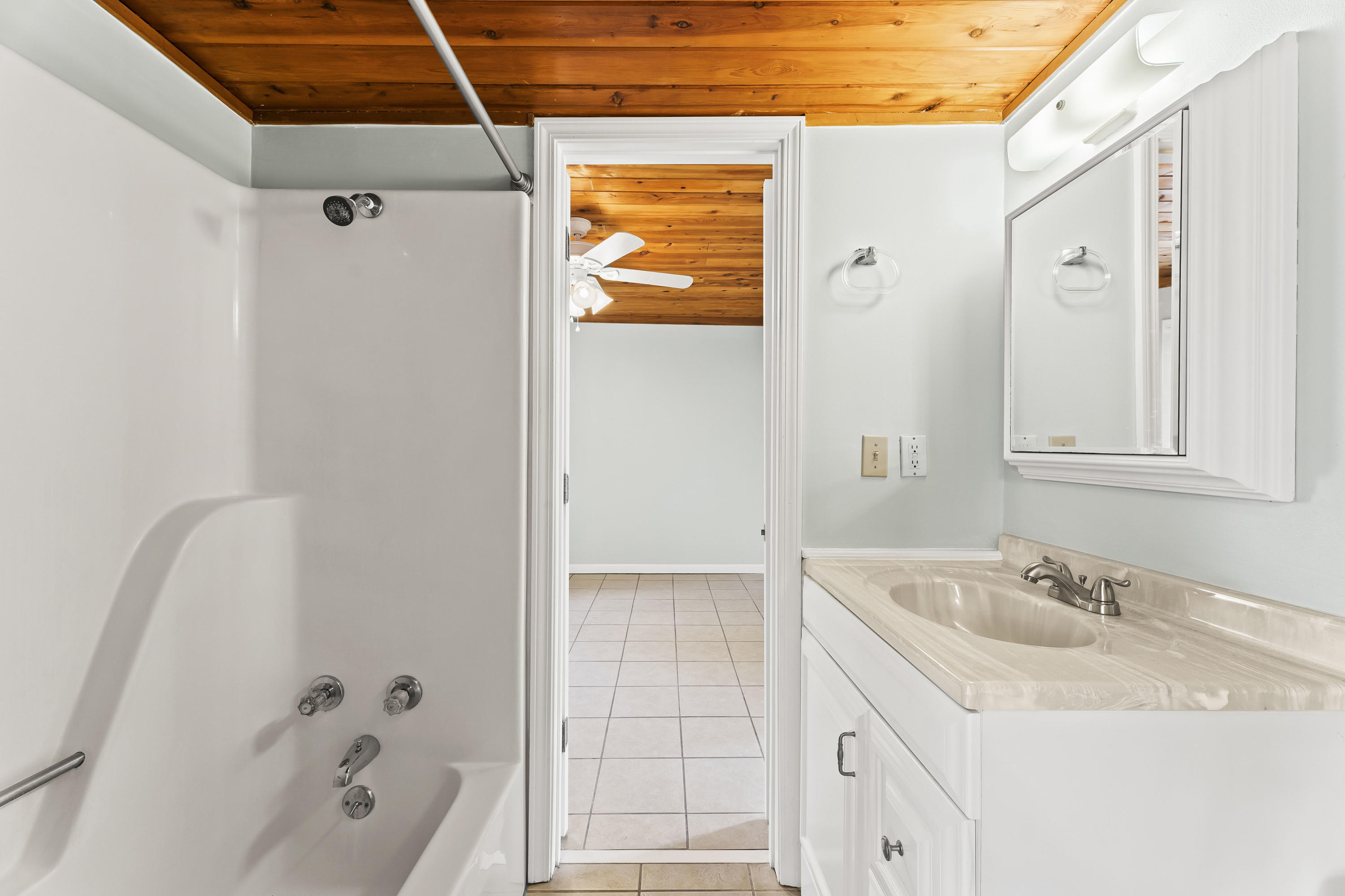 RIVIERA BEACH - Residential