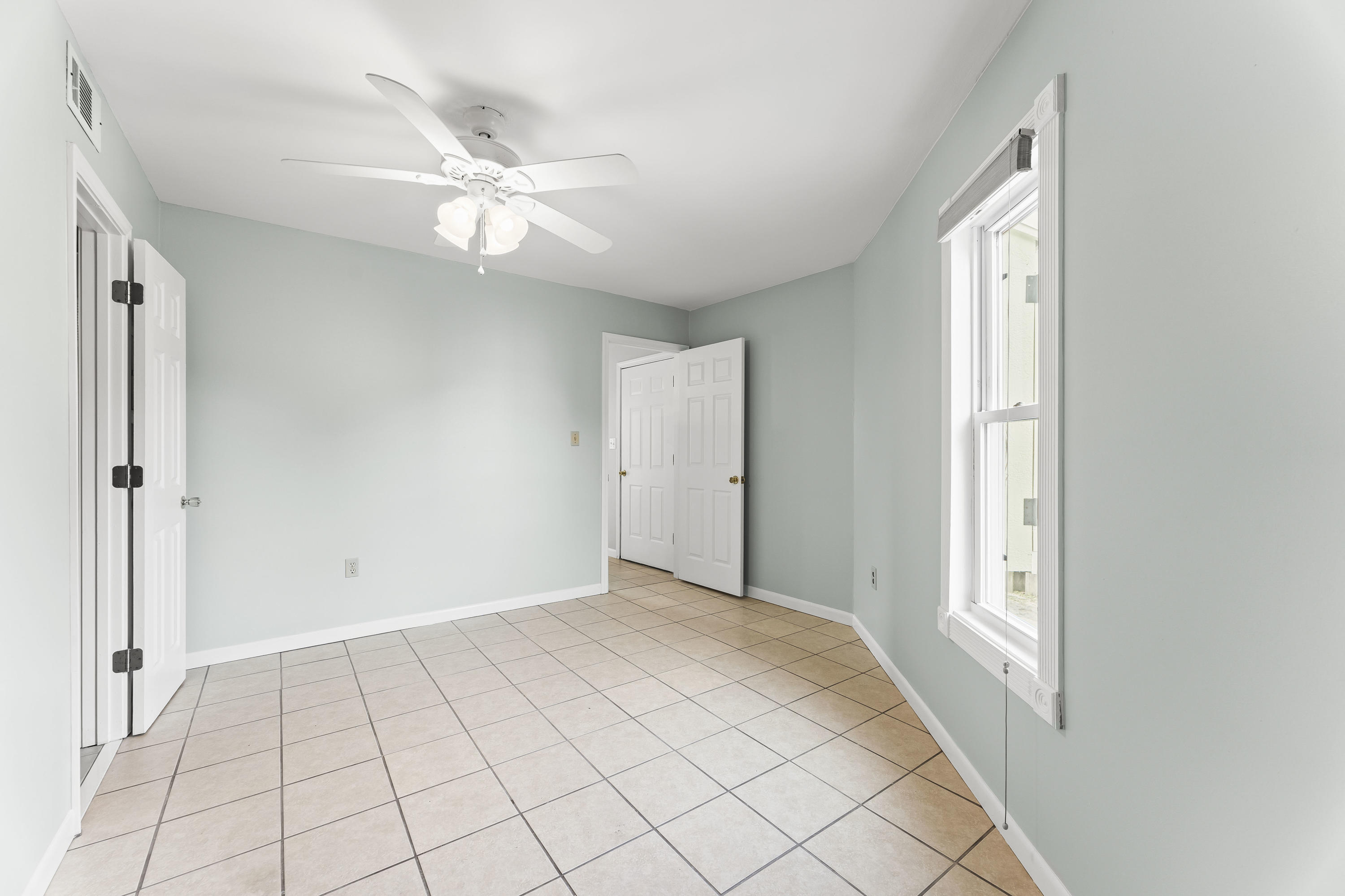 RIVIERA BEACH - Residential