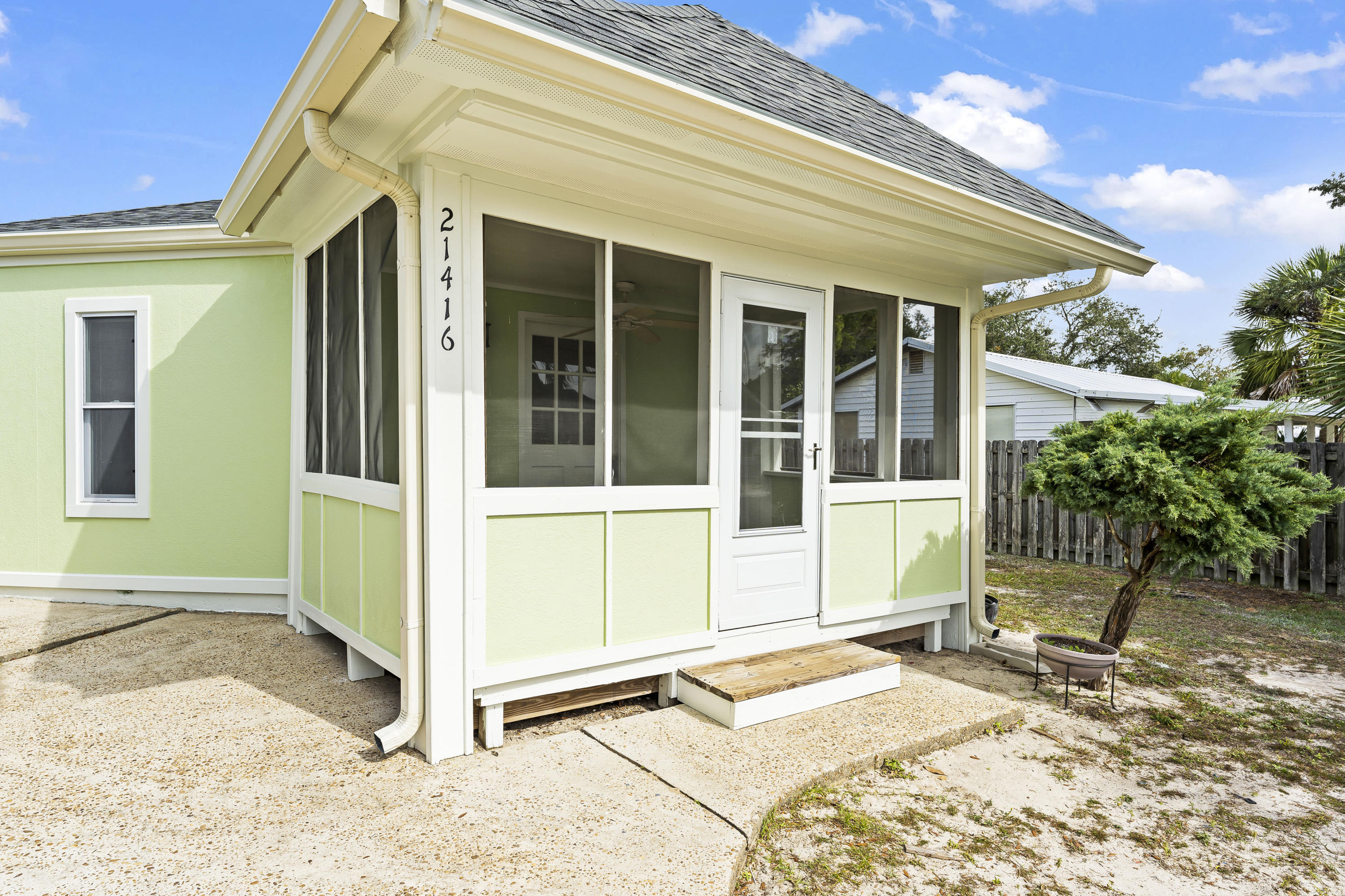 RIVIERA BEACH - Residential