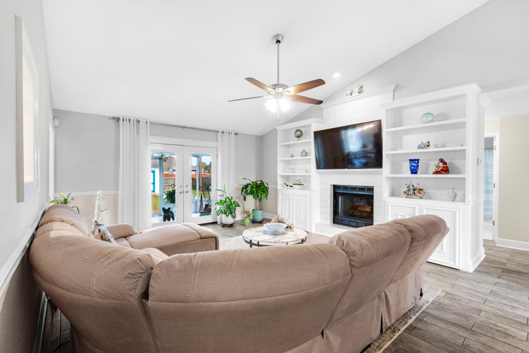 MELISSA OAKS - Residential