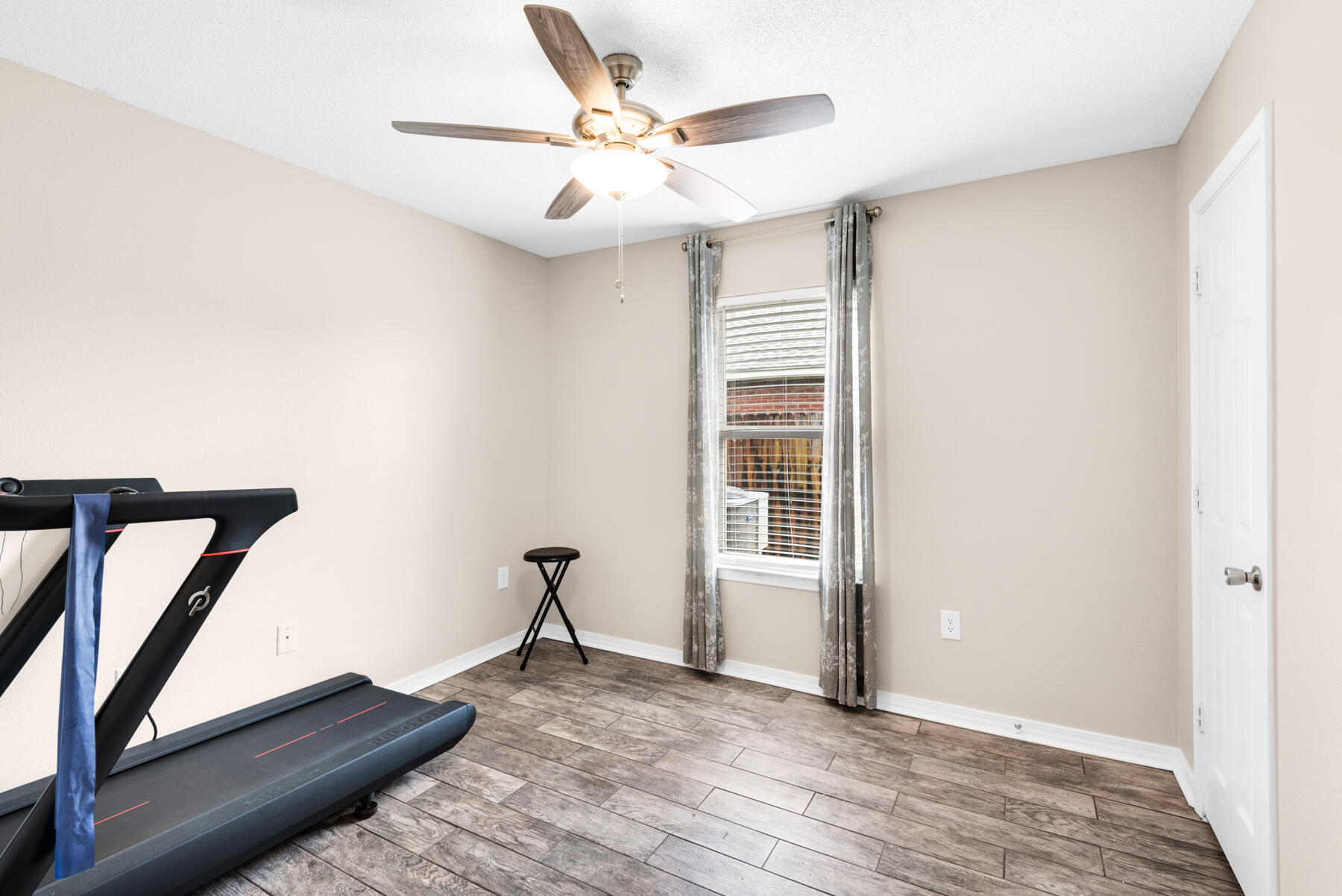 MELISSA OAKS - Residential