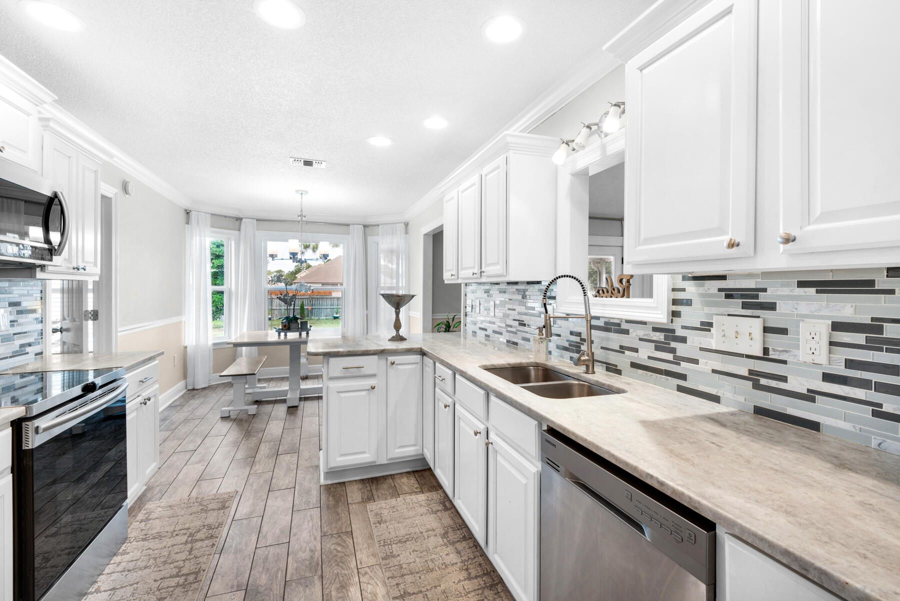 MELISSA OAKS - Residential