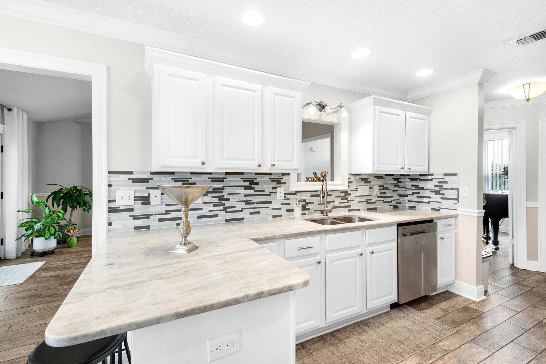 MELISSA OAKS - Residential