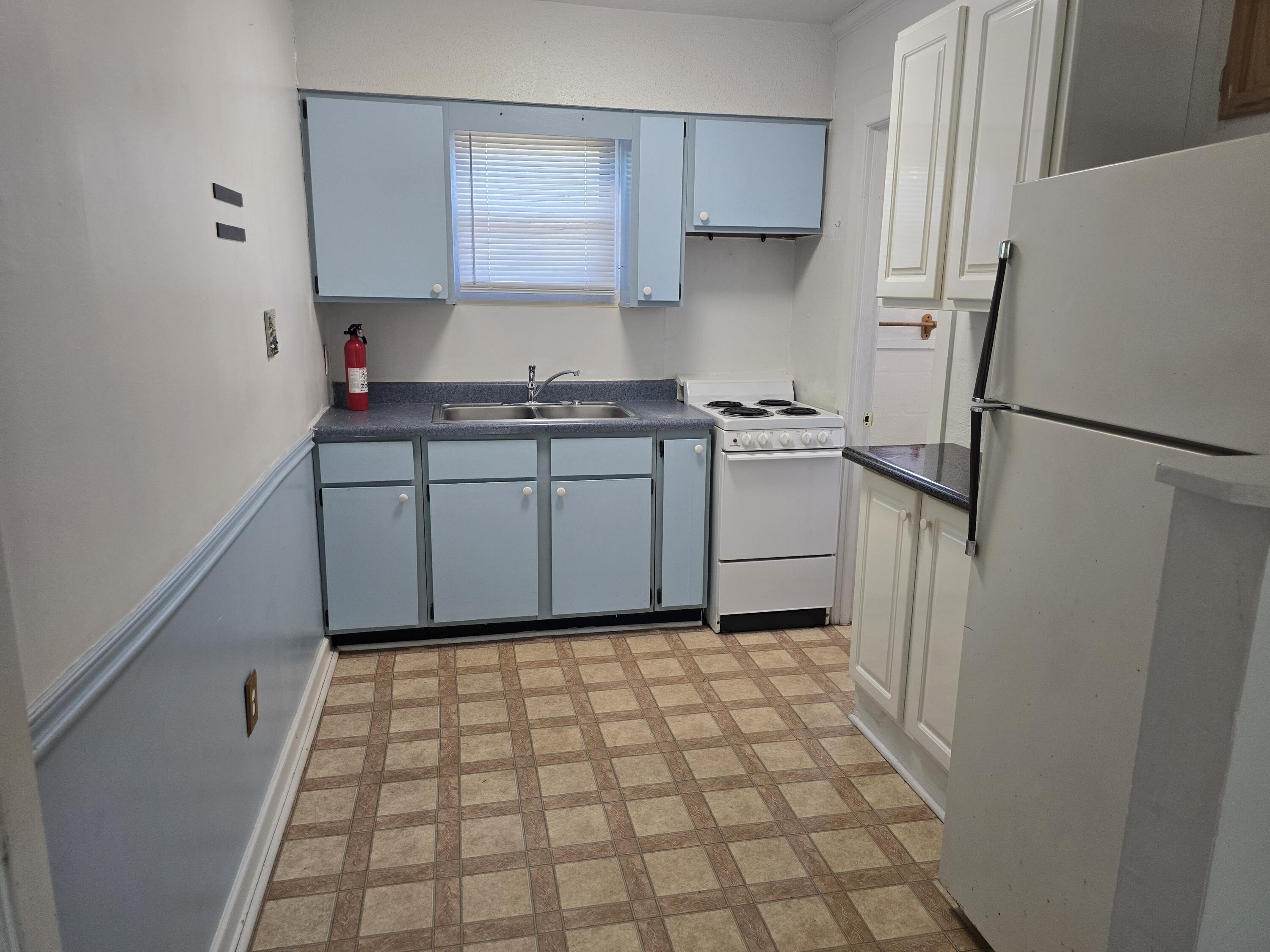 EDGEWATER - Residential Lease