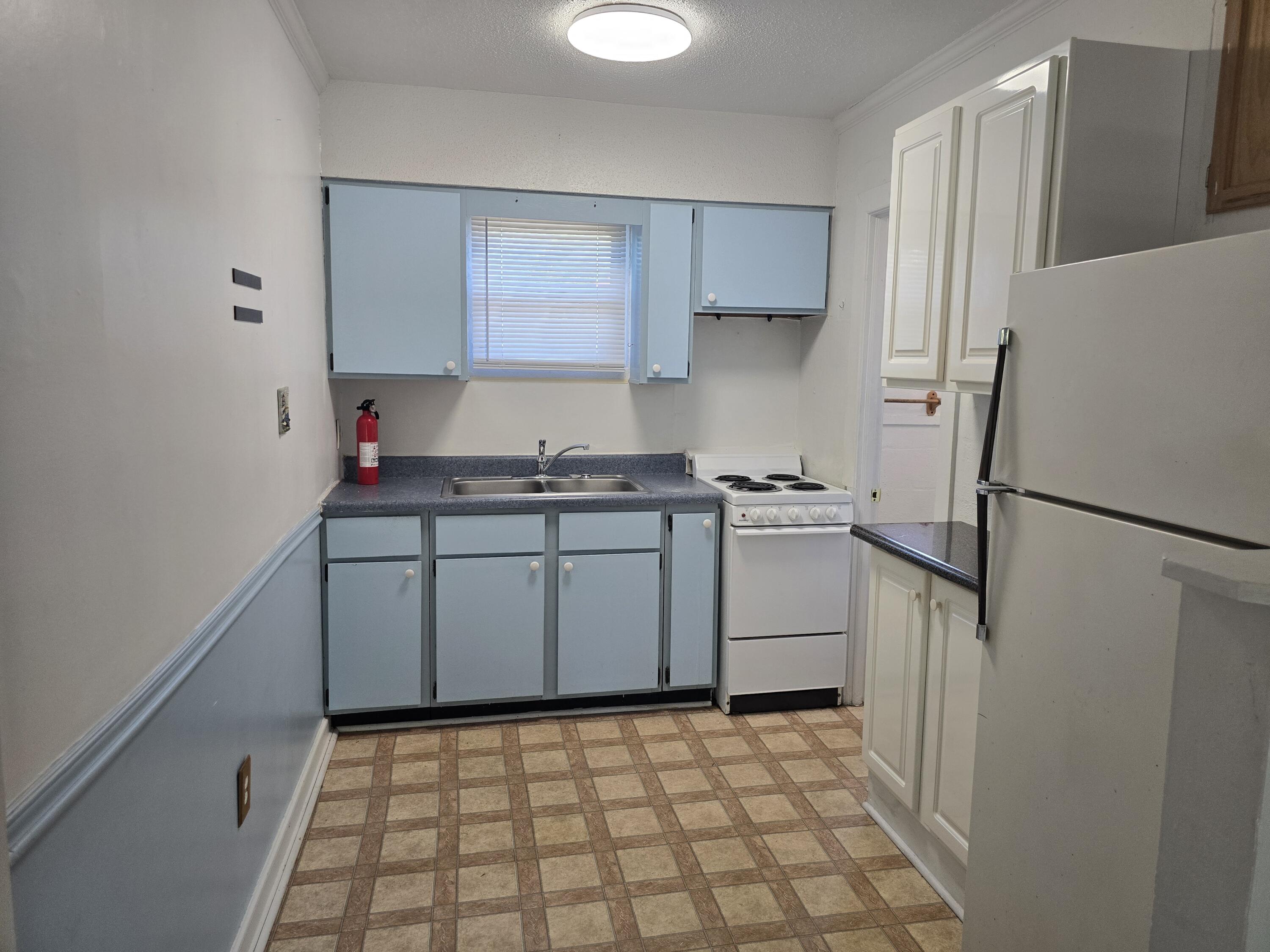 EDGEWATER - Residential Lease