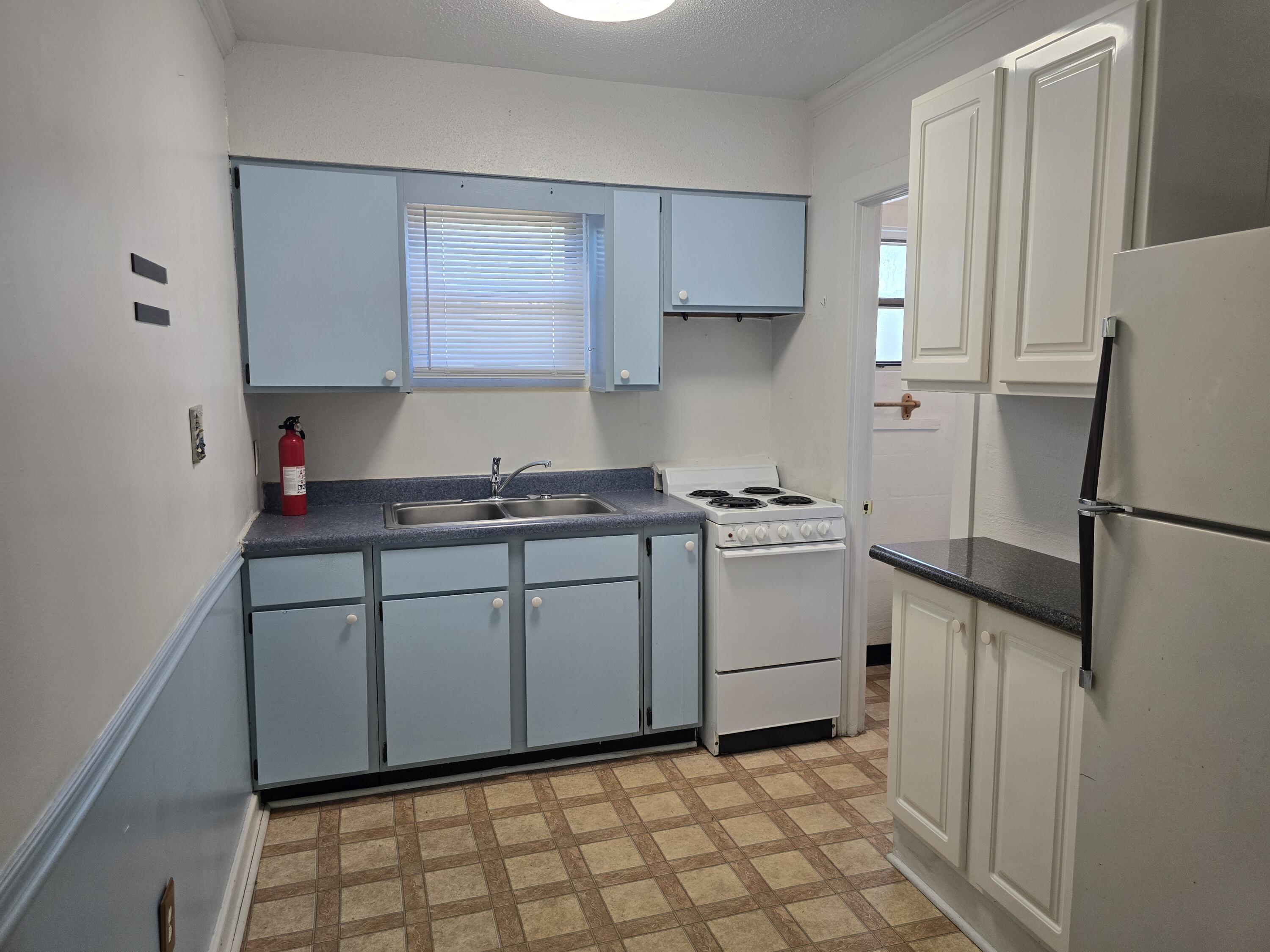 EDGEWATER - Residential Lease