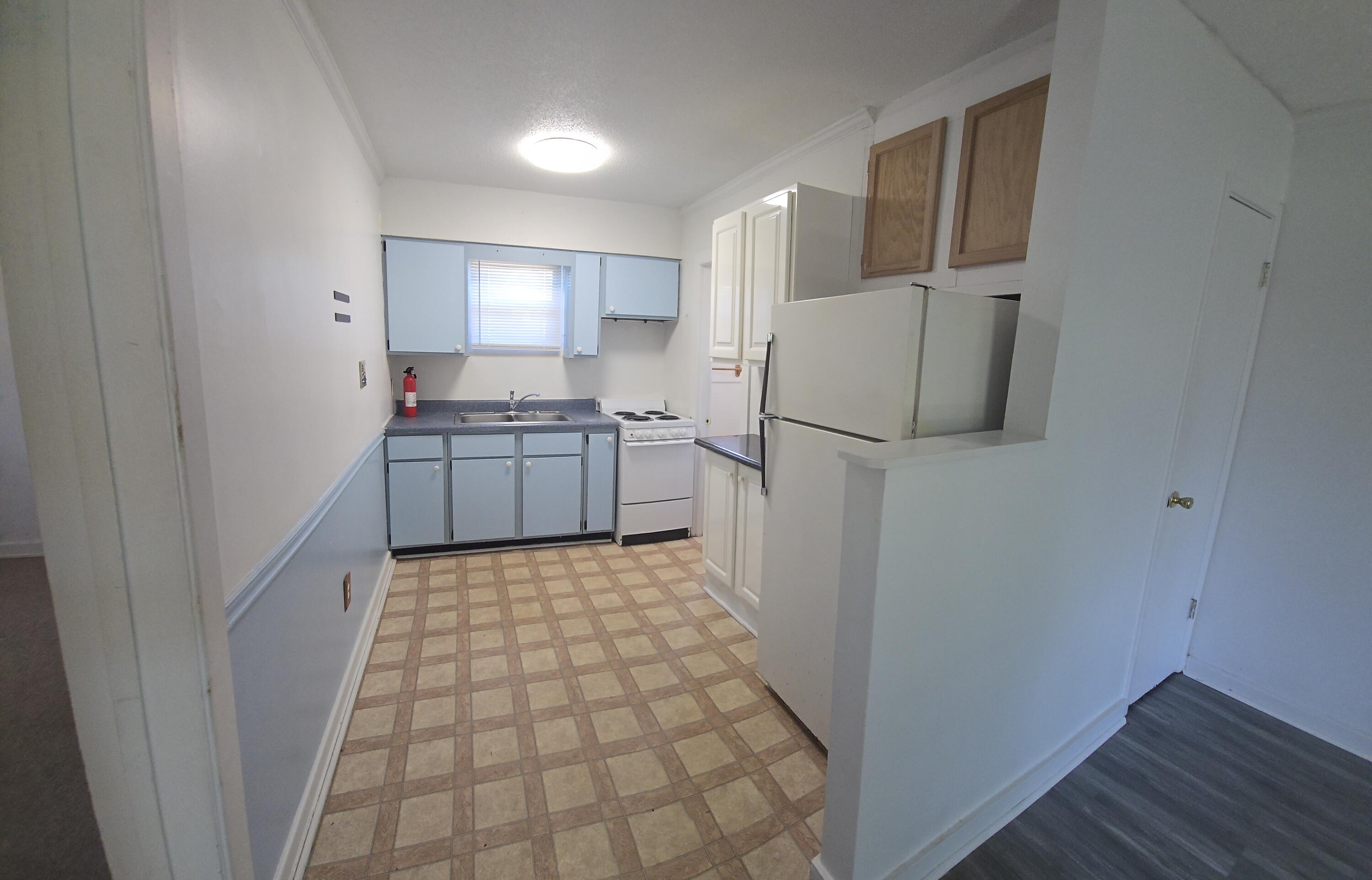 EDGEWATER - Residential Lease
