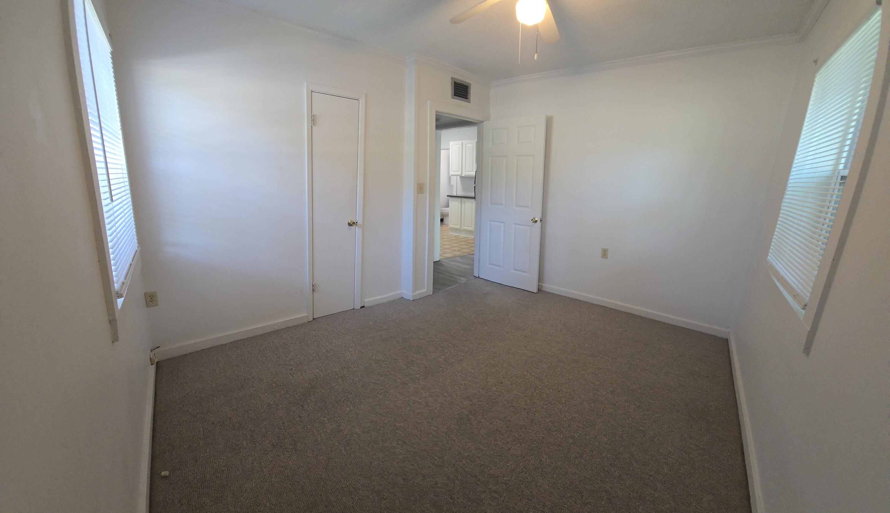 EDGEWATER - Residential Lease