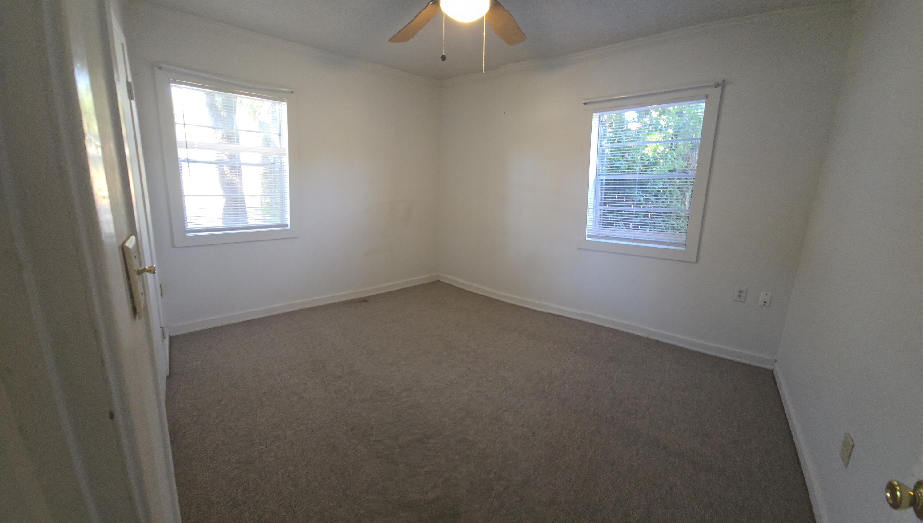 EDGEWATER - Residential Lease