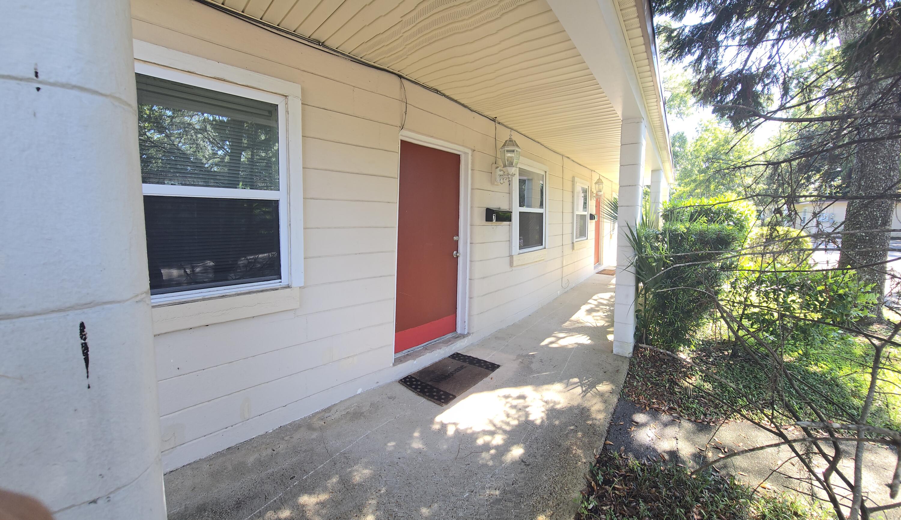 EDGEWATER - Residential Lease