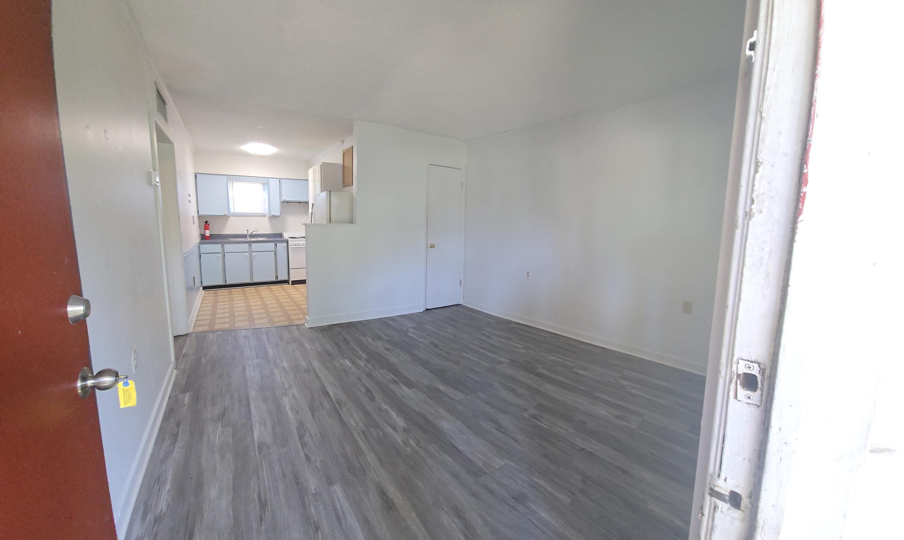 EDGEWATER - Residential Lease