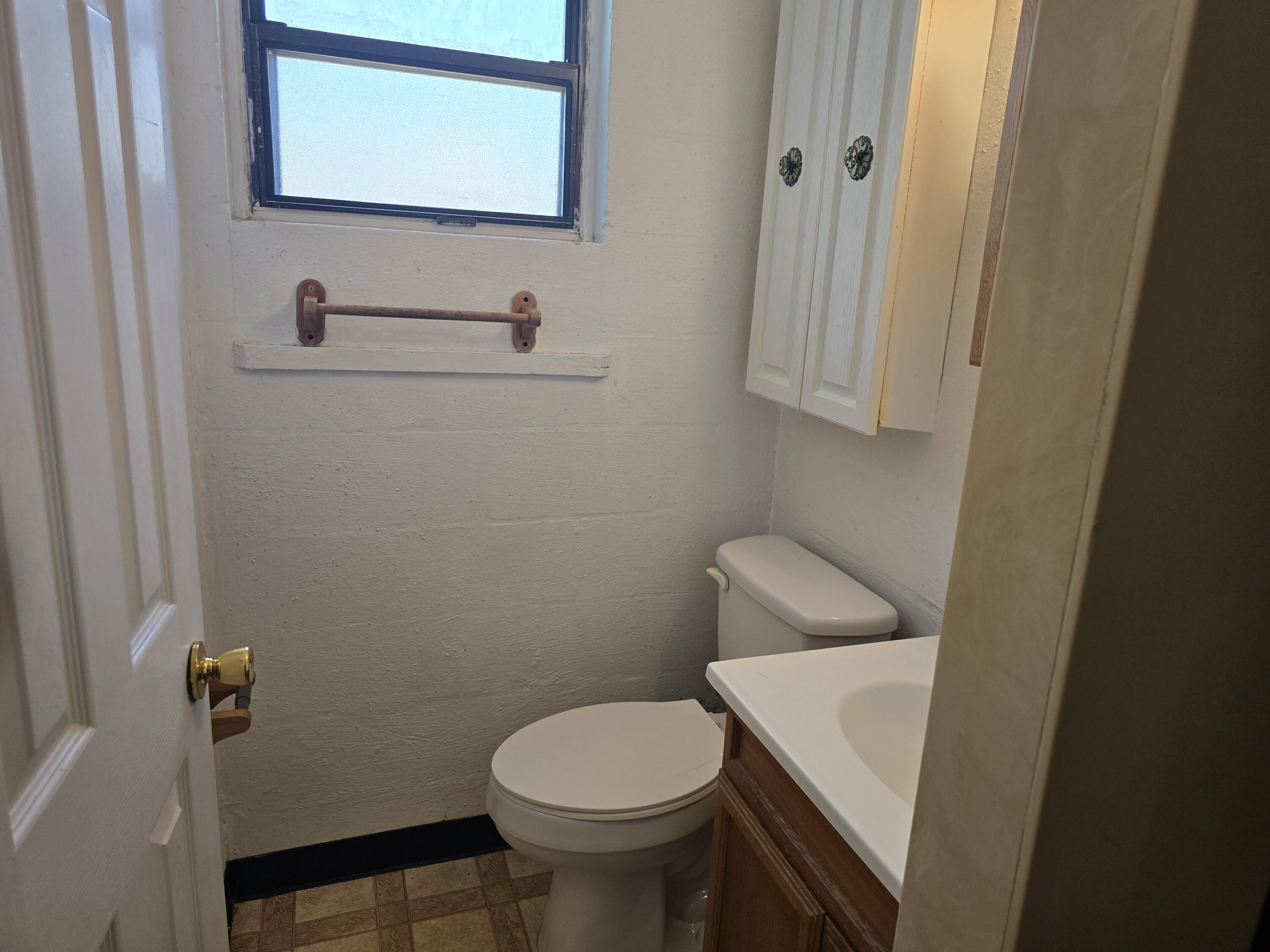 EDGEWATER - Residential Lease
