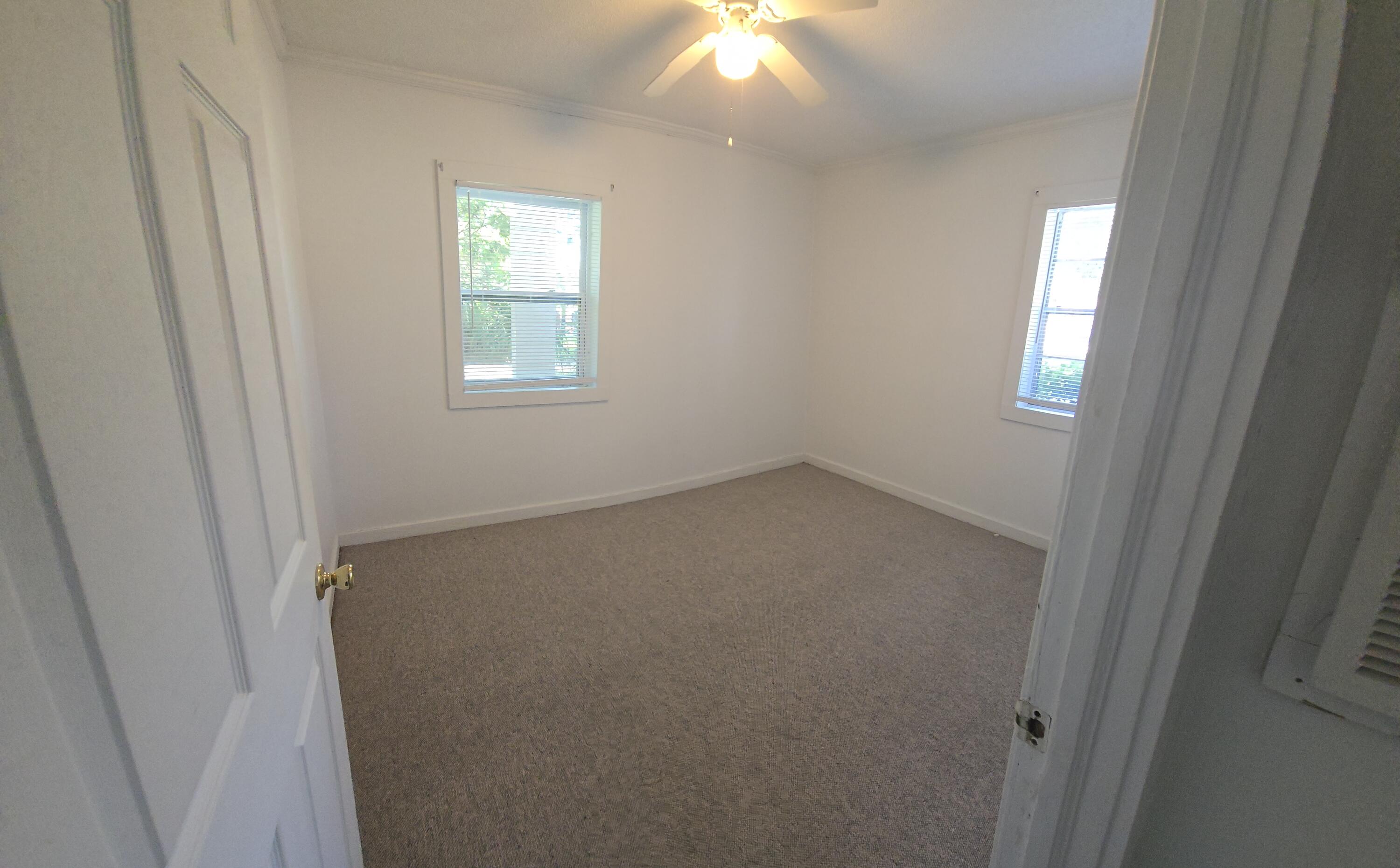 EDGEWATER - Residential Lease