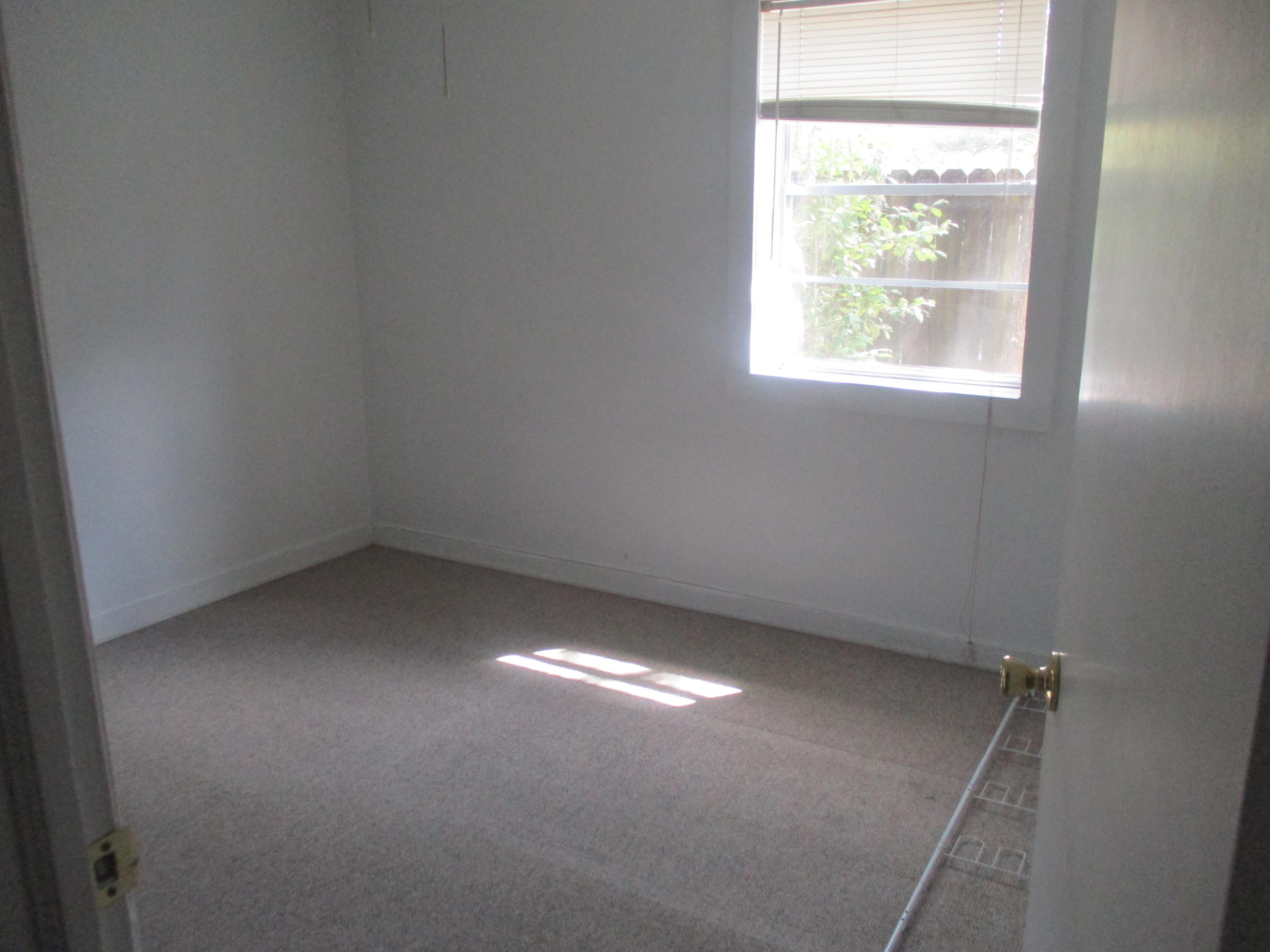 EDGEWATER - Residential Lease