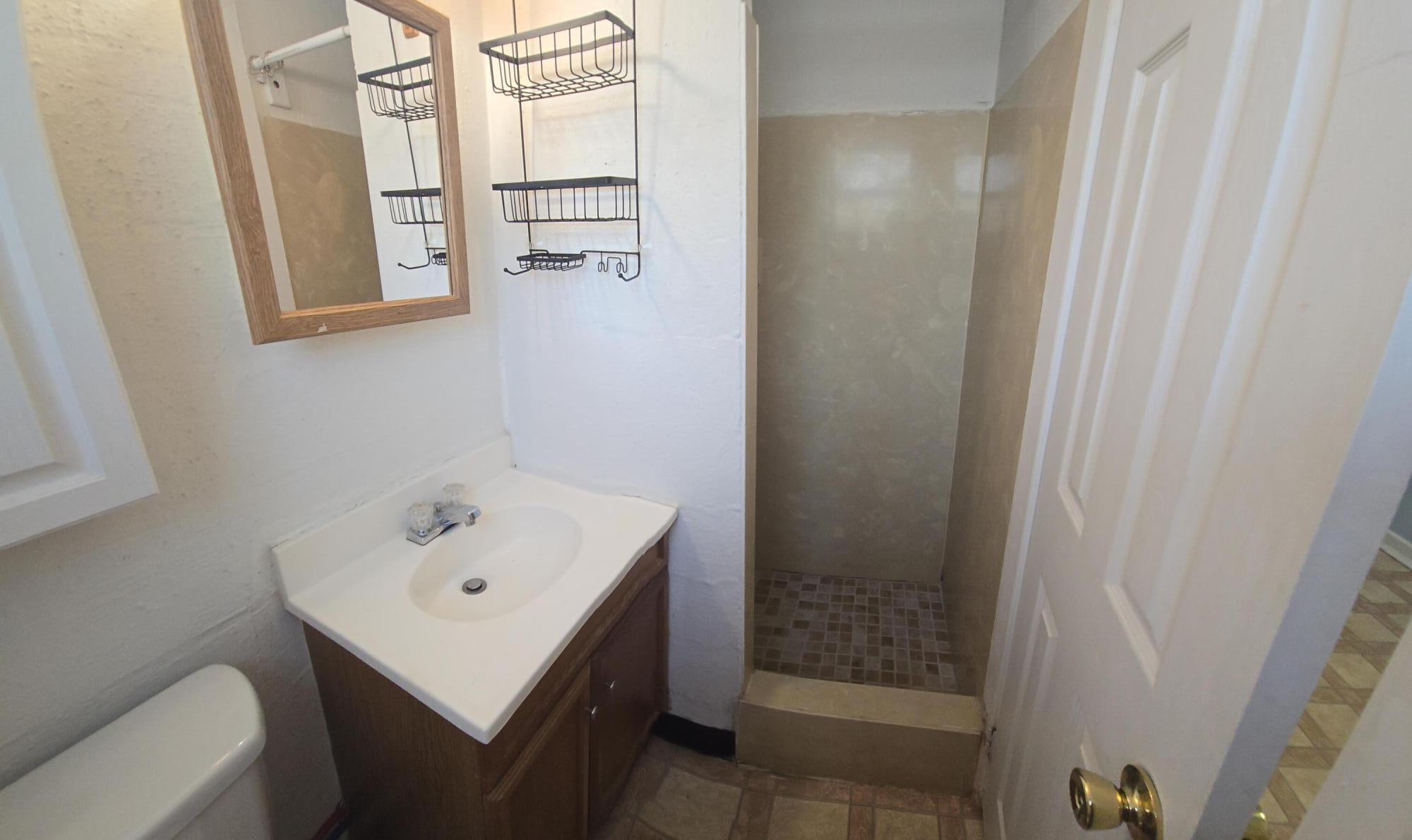 EDGEWATER - Residential Lease