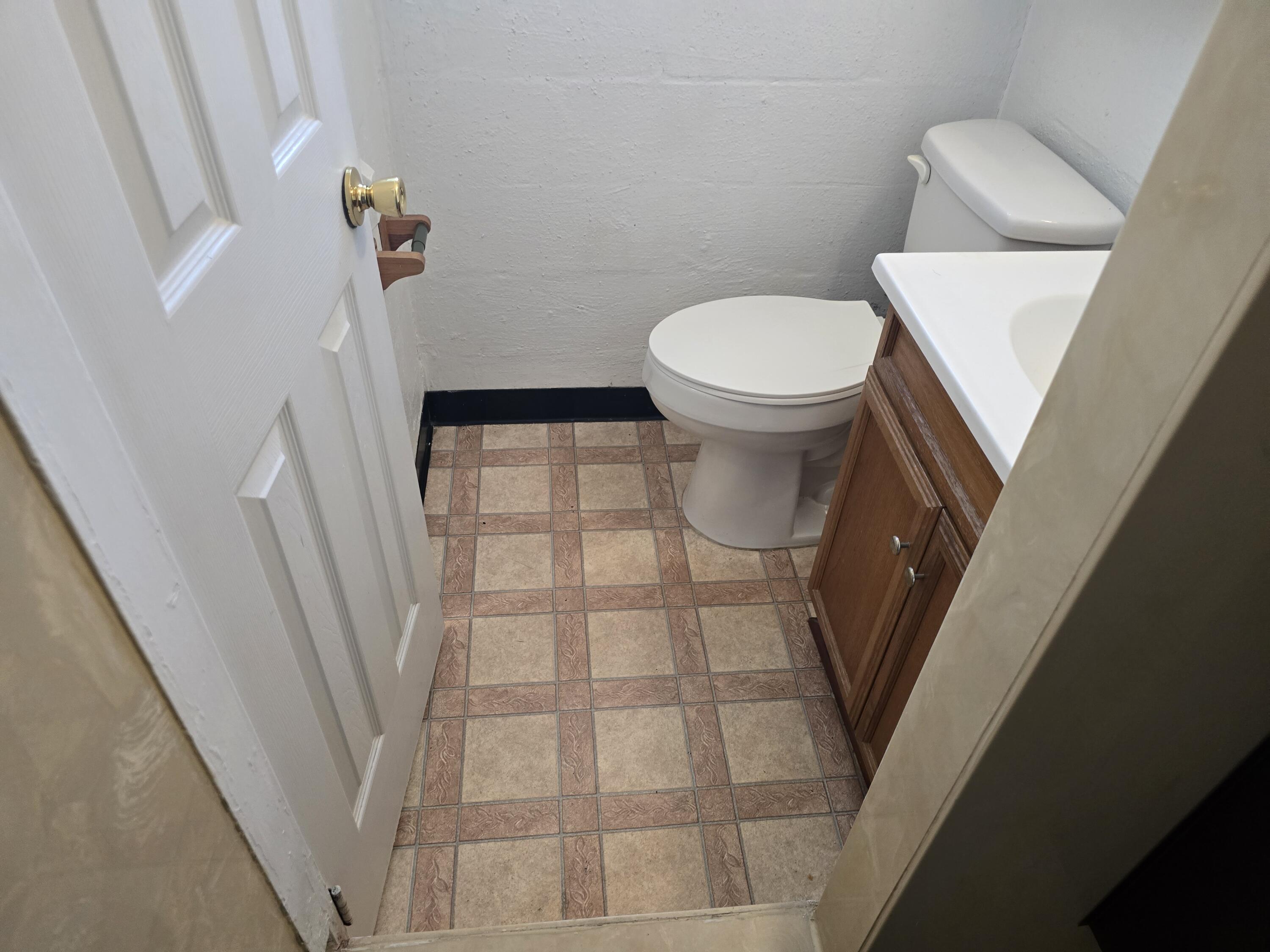EDGEWATER - Residential Lease