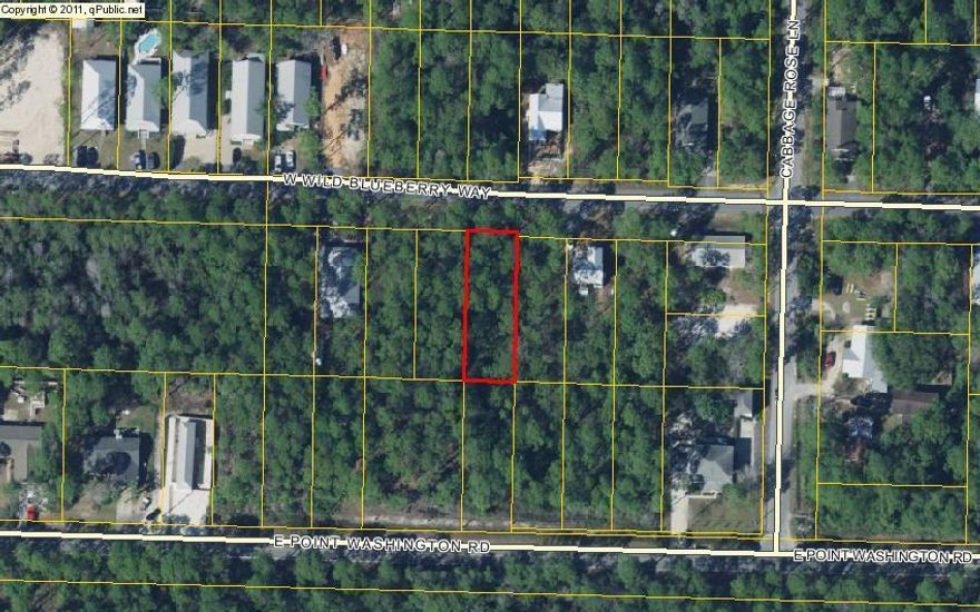 Beautiful lot, close to public BAY access, with gorgeous trees, ready to build your dream home!! Subdivision is restricted by deed no mobile homes.